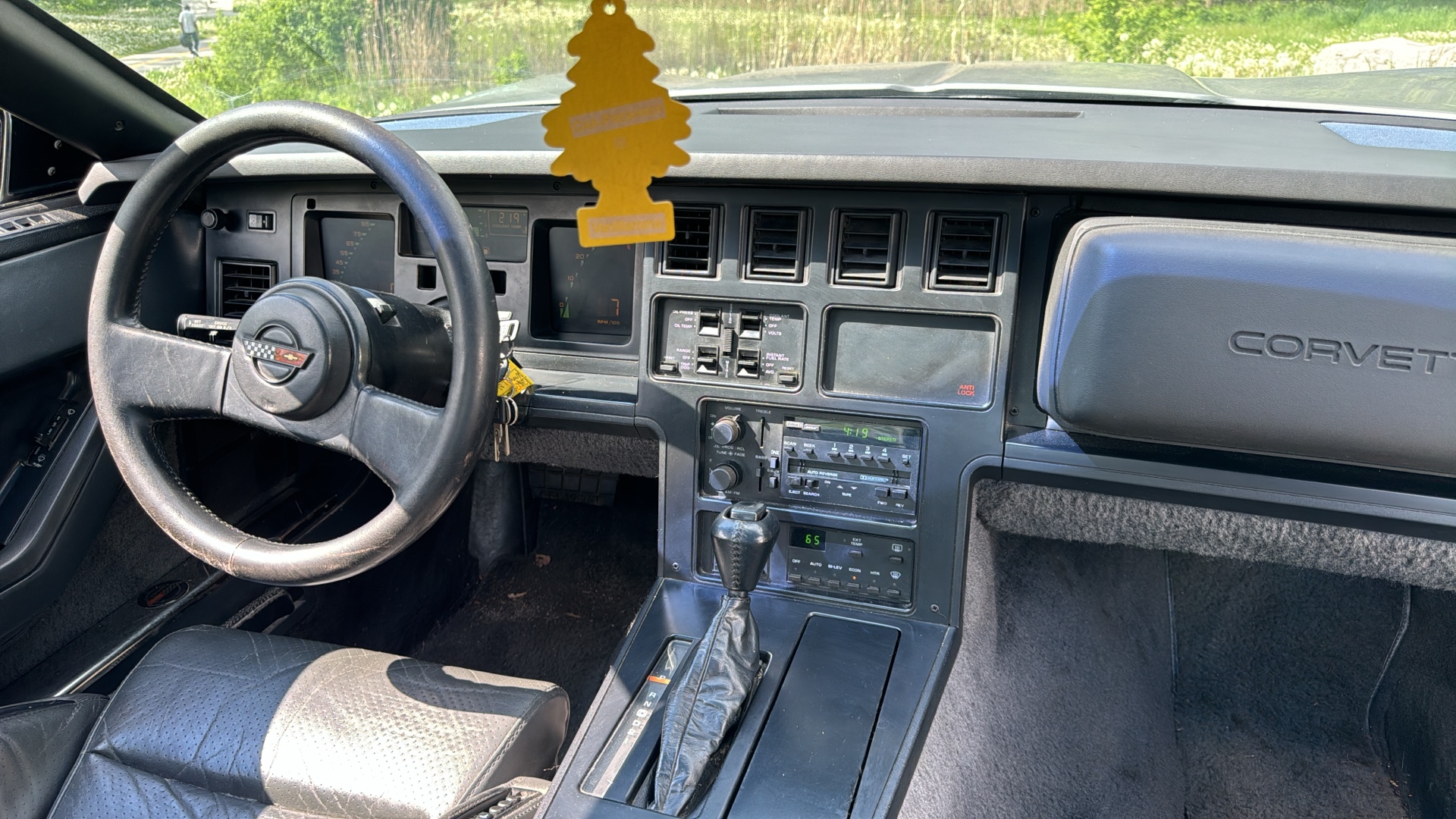 /canadacars/1987-Chevrolet-Corvette-779007922703572.jpg