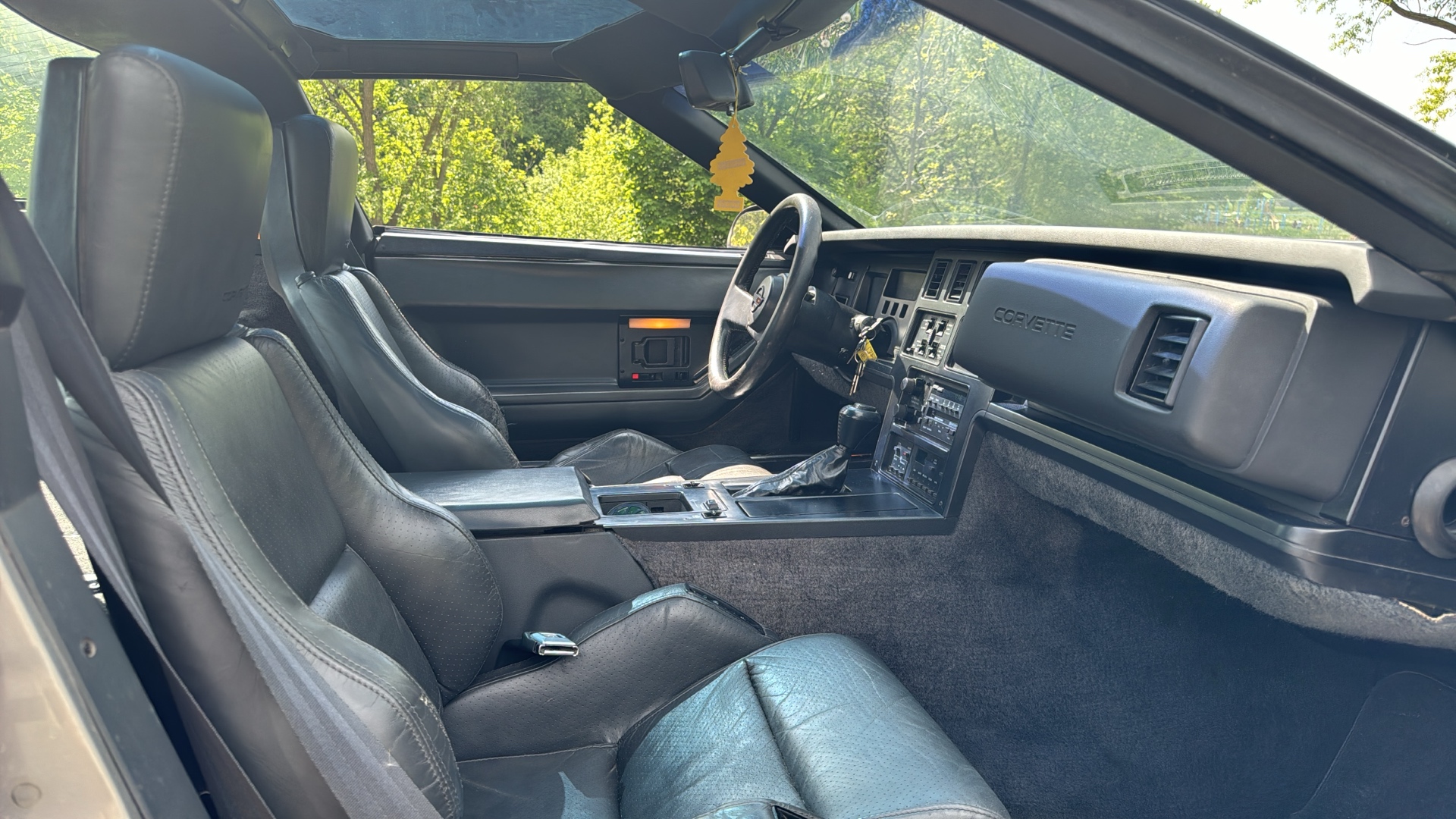 /canadacars/1987-Chevrolet-Corvette-9301974096513912.jpg