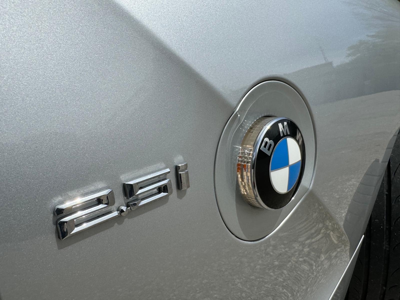 /canadacars/2005-BMW-Z4-17876945316154802.jpg