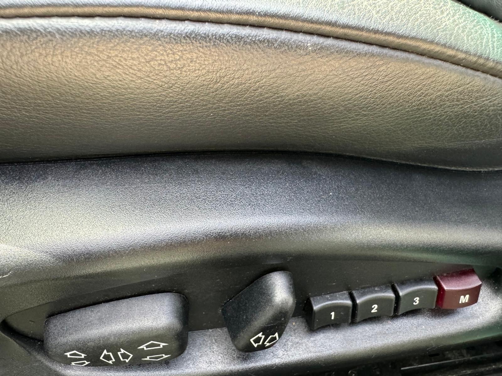 /canadacars/2005-BMW-Z4-9991852519909918.jpg