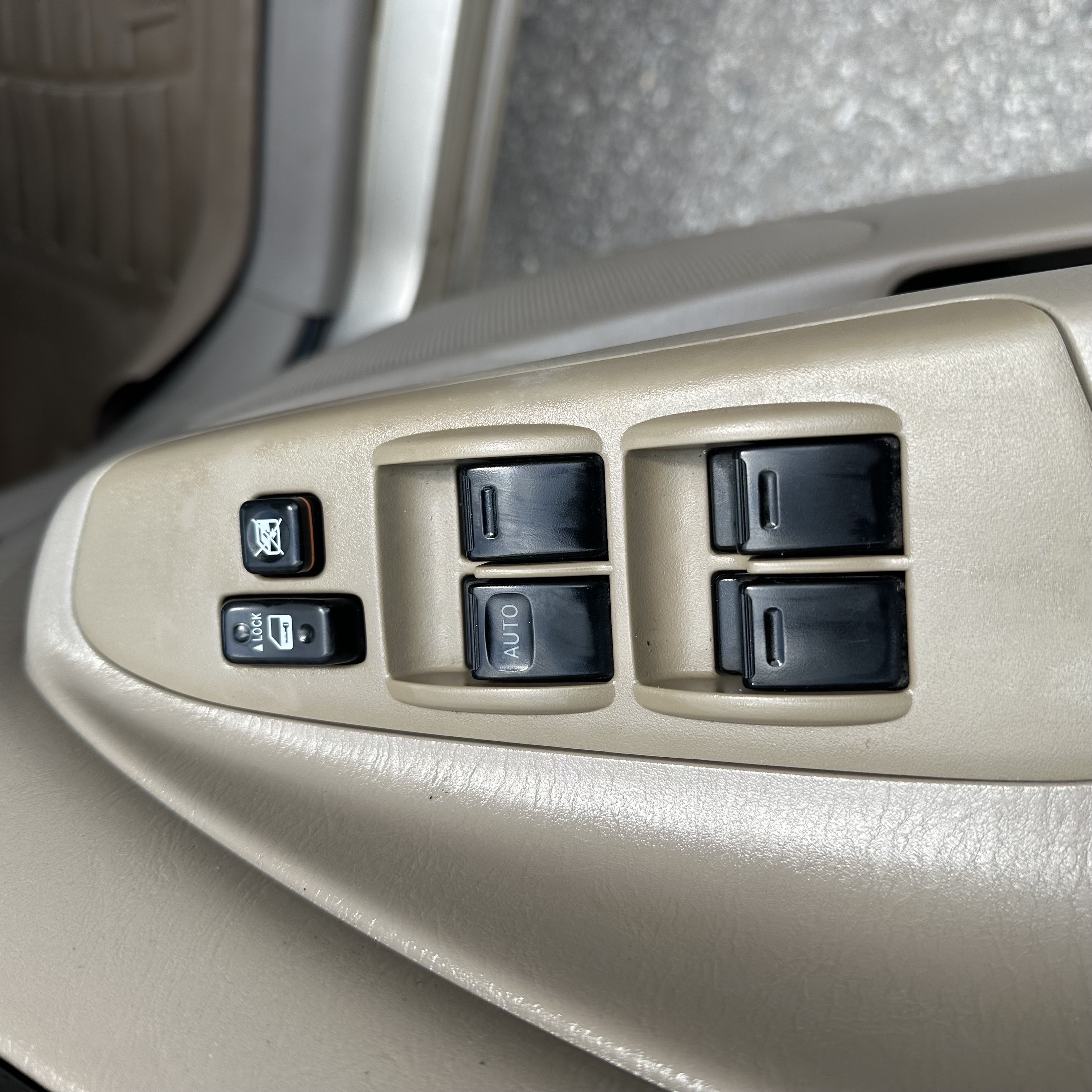 /canadacars/2008-Toyota-Tacoma-3836528844907863.jpg