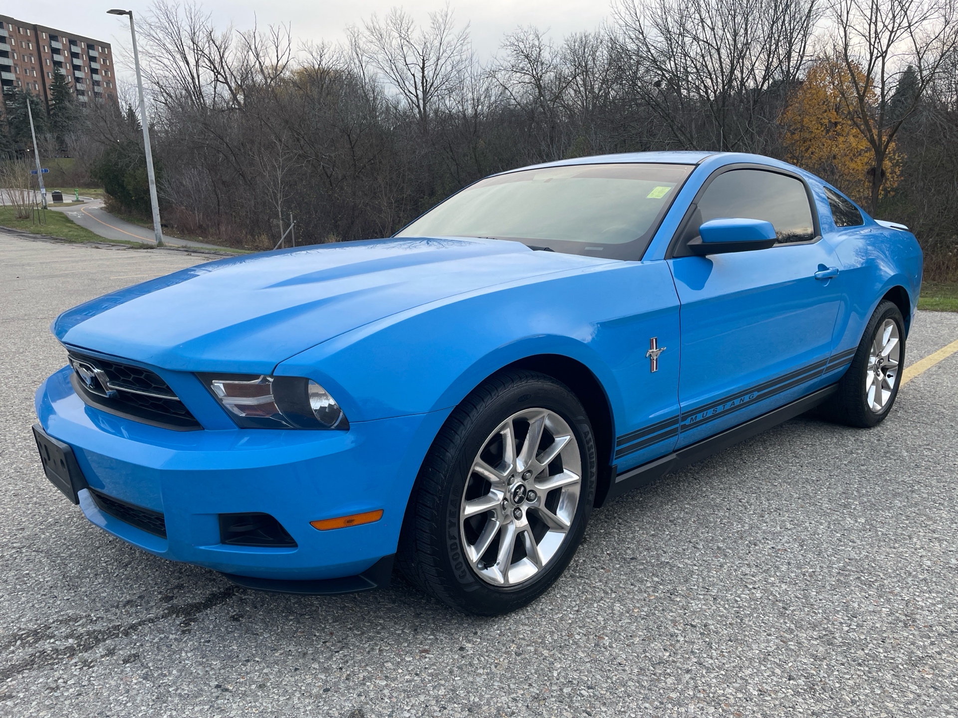 /canadacars/2010-Ford-Mustang-33579117379084966.jpg
