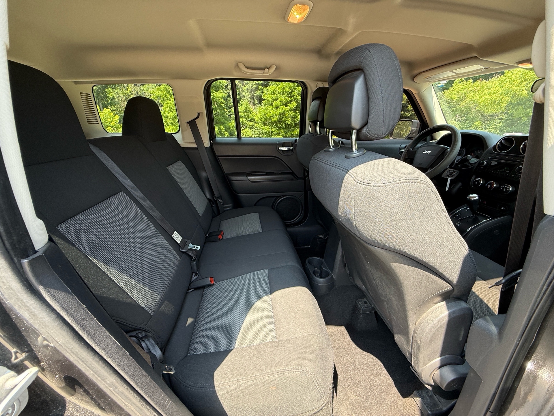 /canadacars/2010-Jeep-Patriot-13149912996504387.jpg