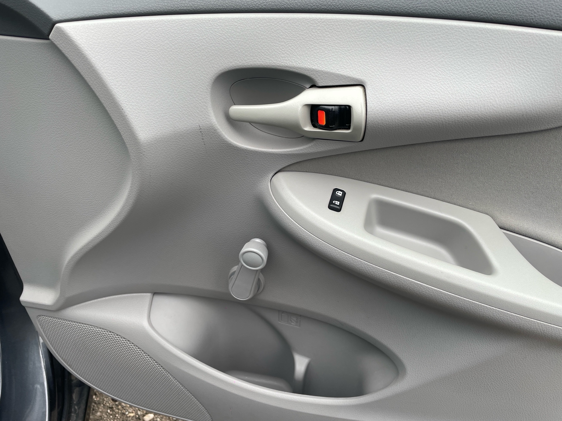 /canadacars/2010-Toyota-Corolla-39390498484233505.jpg