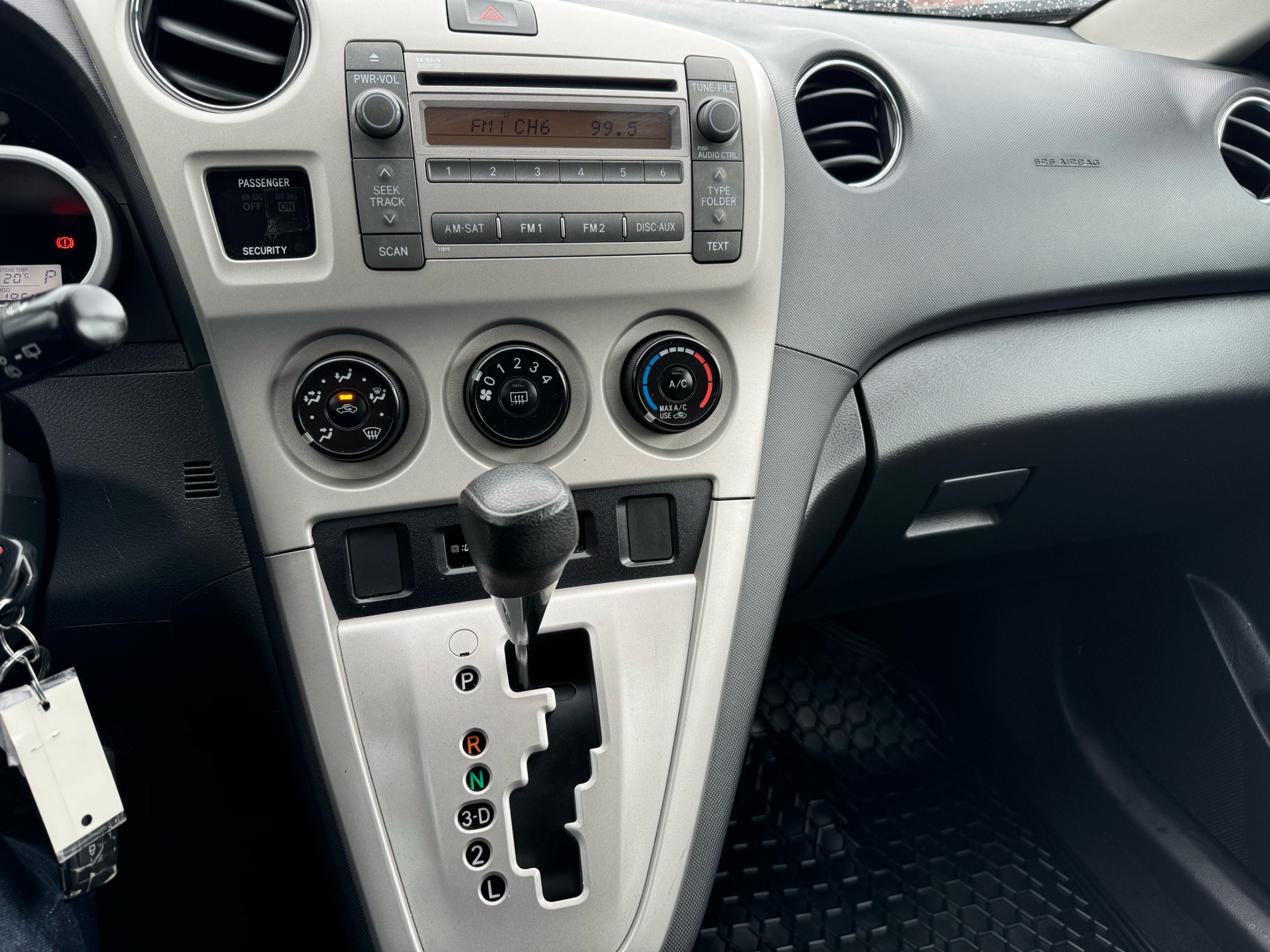 /canadacars/2010-Toyota-Matrix-18875637177154836.jpg