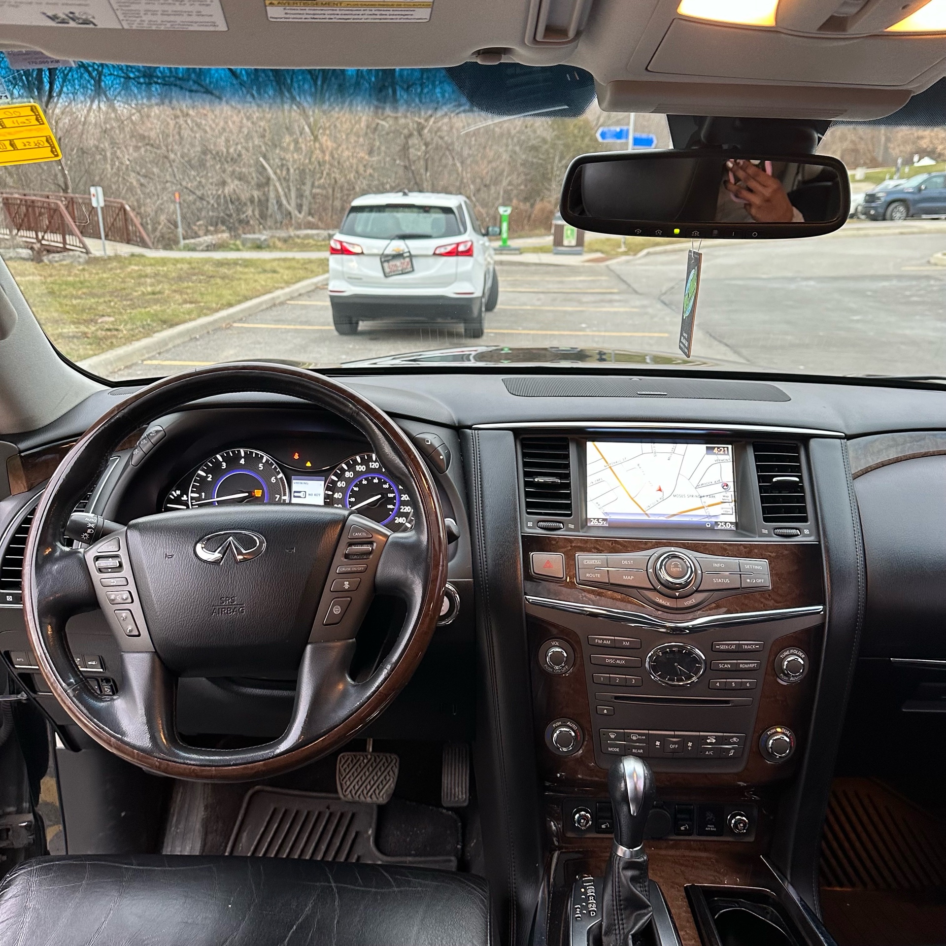 /canadacars/2011-INFINITI-QX56-07106391086577646.jpg