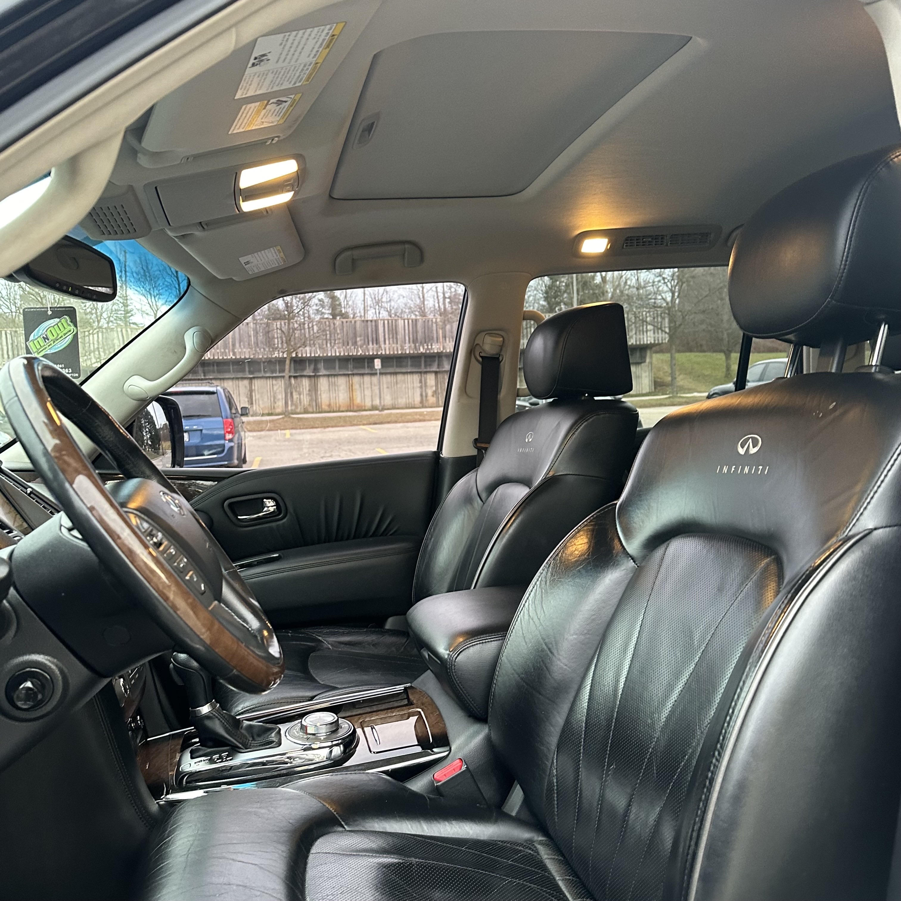/canadacars/2011-INFINITI-QX56-48137858958868485.jpg
