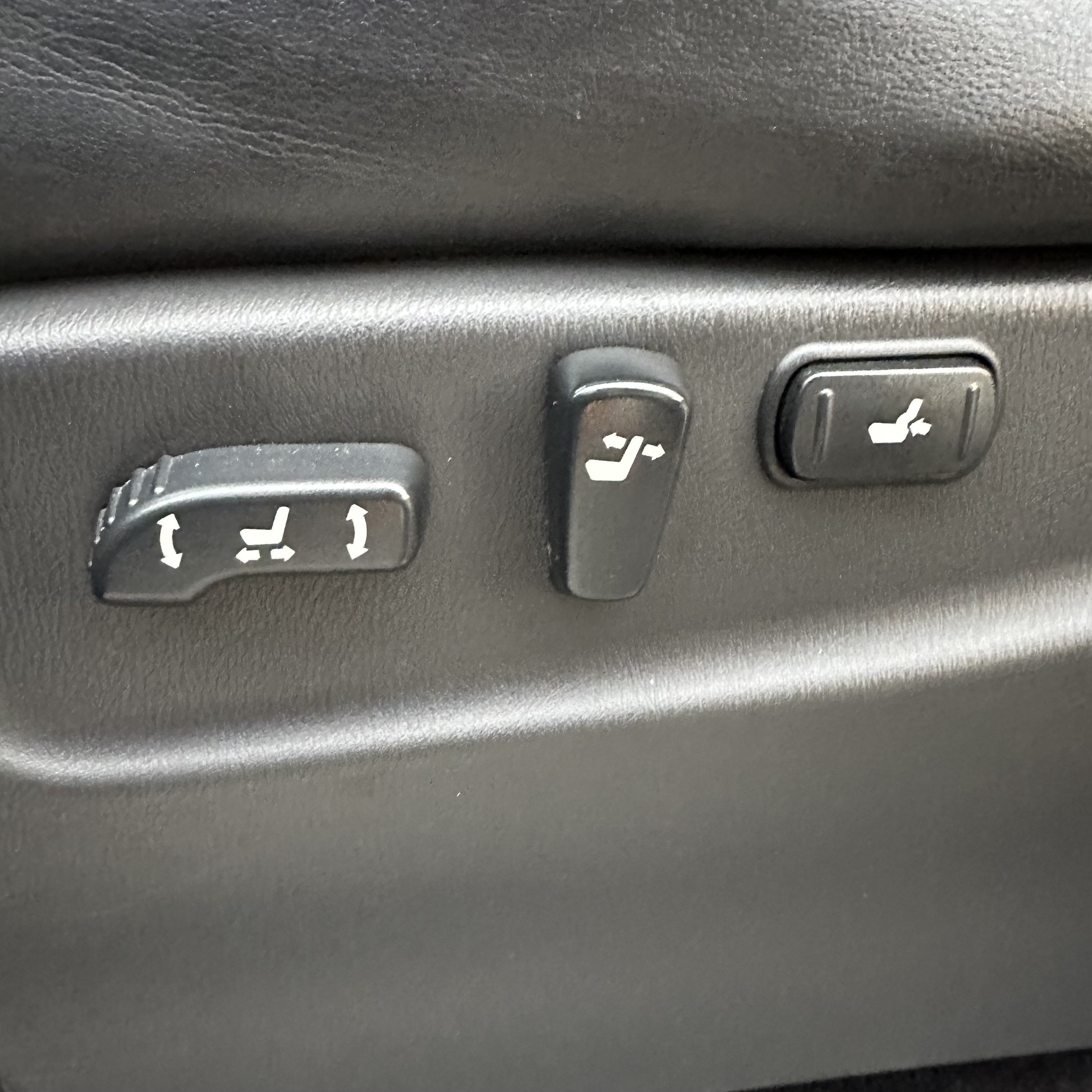/canadacars/2011-INFINITI-QX56-5309373642975235.jpg