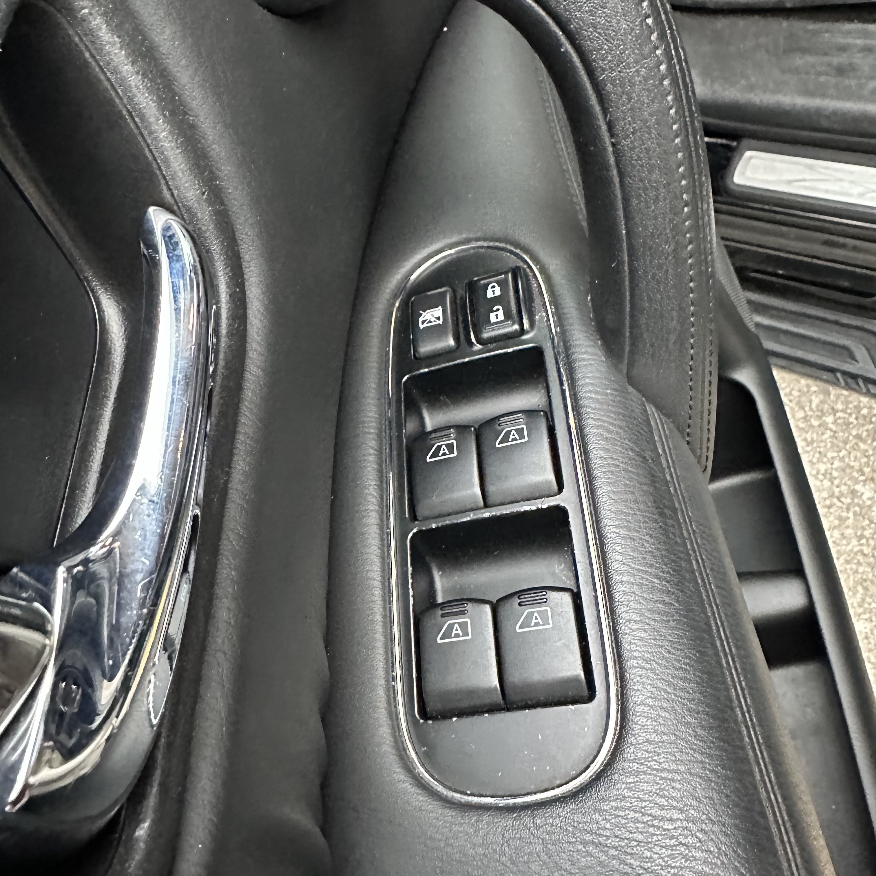 /canadacars/2011-INFINITI-QX56-9508977226231141.jpg