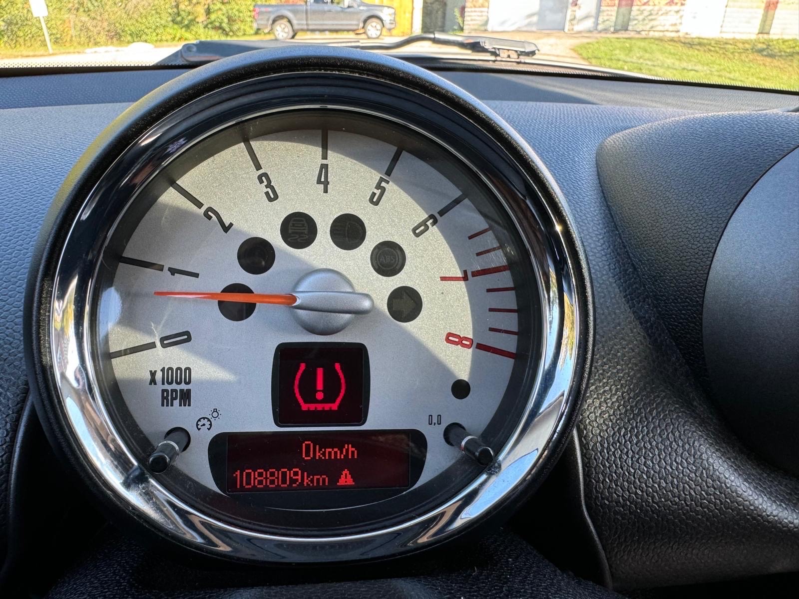 /canadacars/2011-MINI-CooperCountryman-08323487111849426.jpg