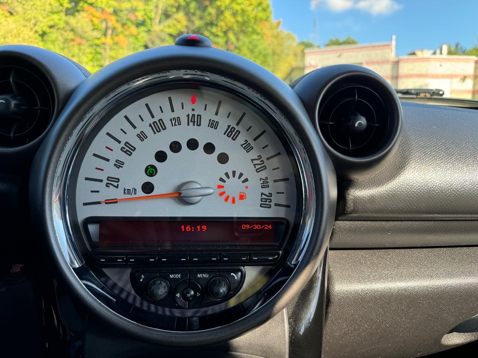 /canadacars/2011-MINI-CooperCountryman-8081878567370309.jpg