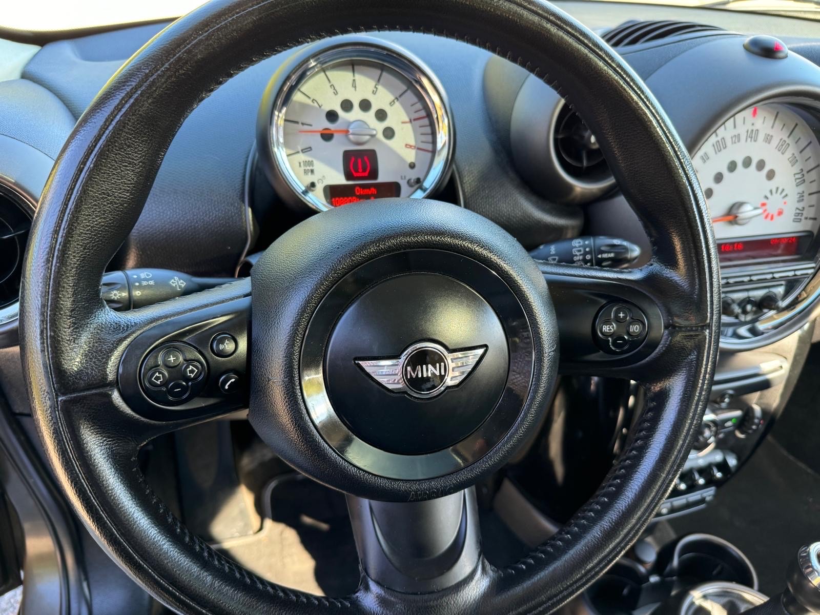 /canadacars/2011-MINI-CooperCountryman-9418713718957754.jpg