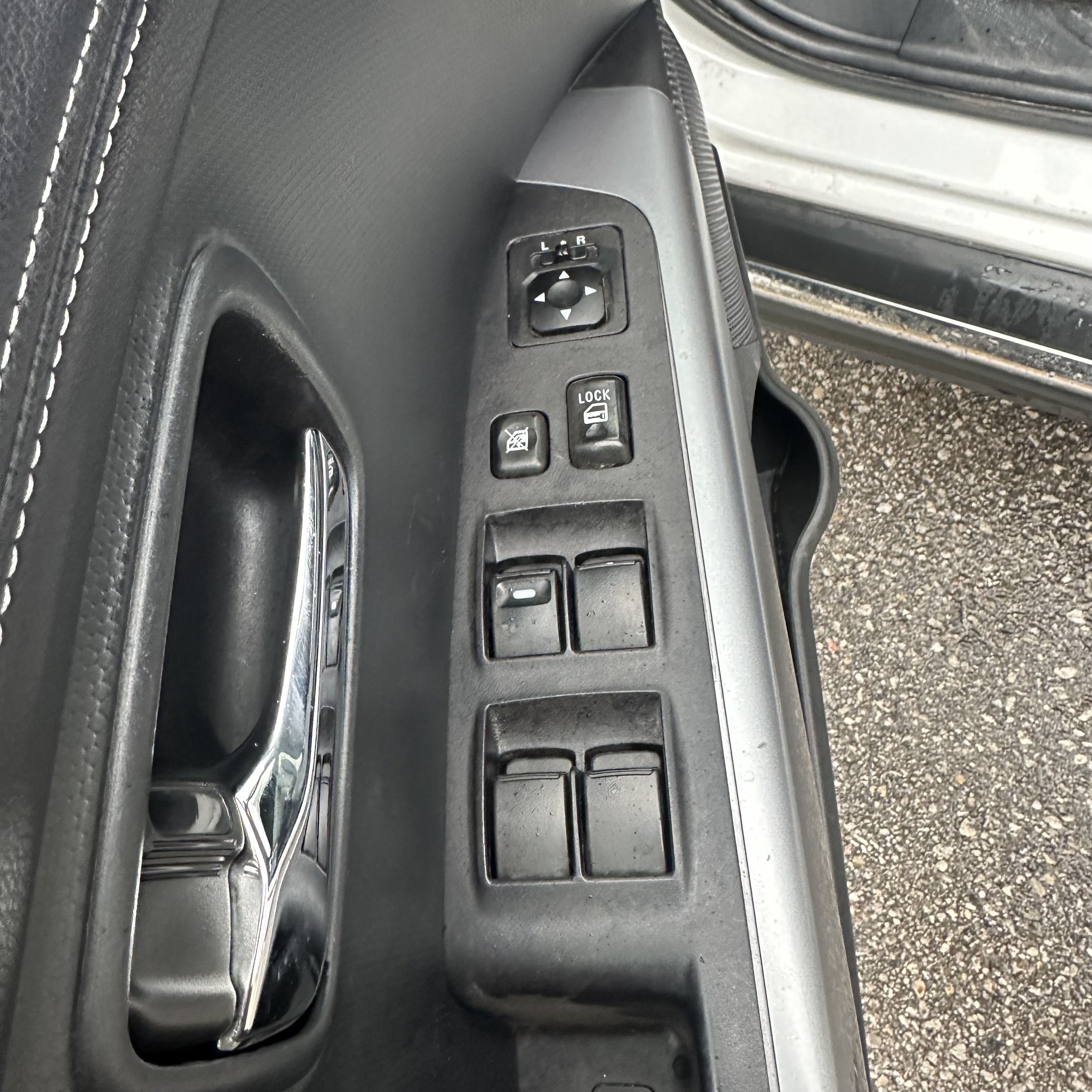/canadacars/2011-Mitsubishi-Outlander-18879448854093162.jpg