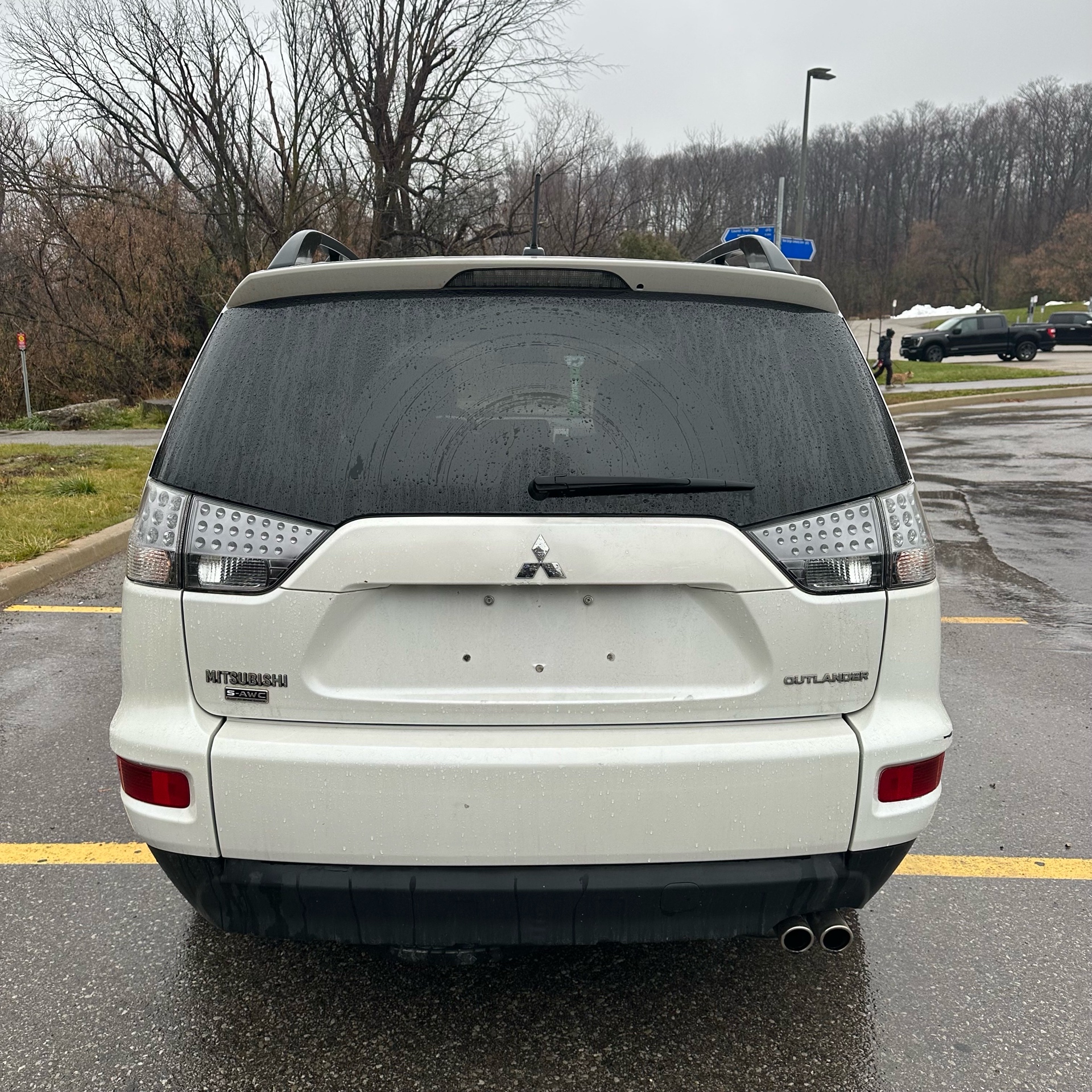 /canadacars/2011-Mitsubishi-Outlander-5395587887588897.jpg