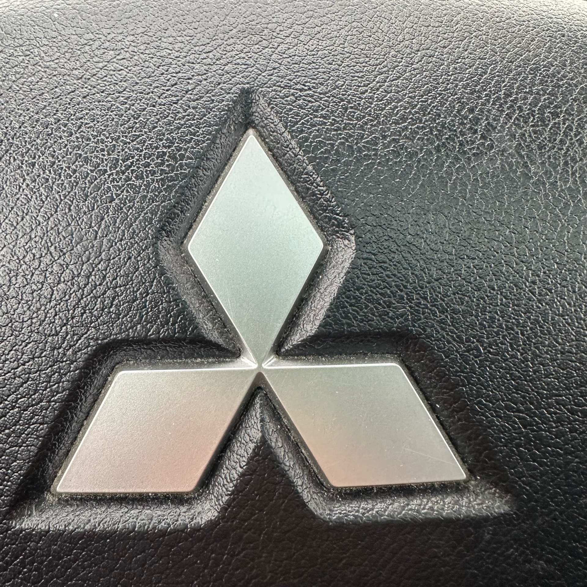 /canadacars/2011-Mitsubishi-Outlander-8239276405245475.jpg
