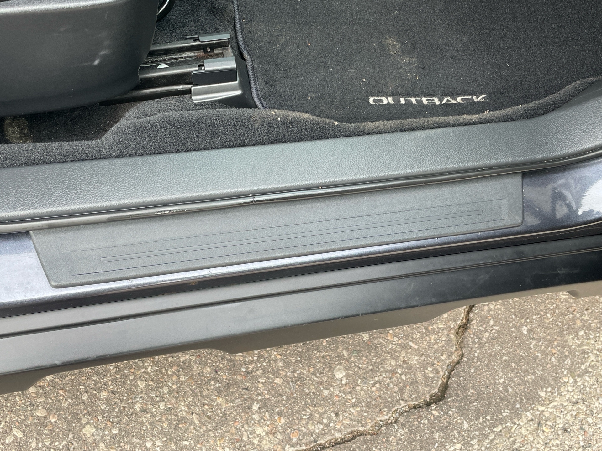/canadacars/2011-Subaru-Outback-3039545355452016.jpg
