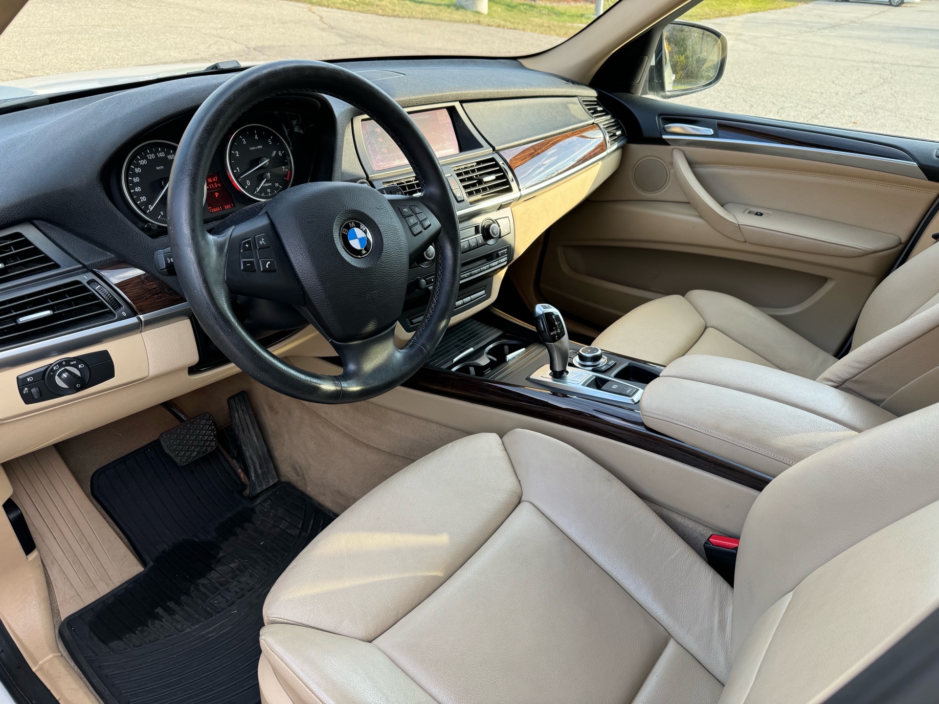 /canadacars/2012-BMW-X5-16230529736187416.jpg