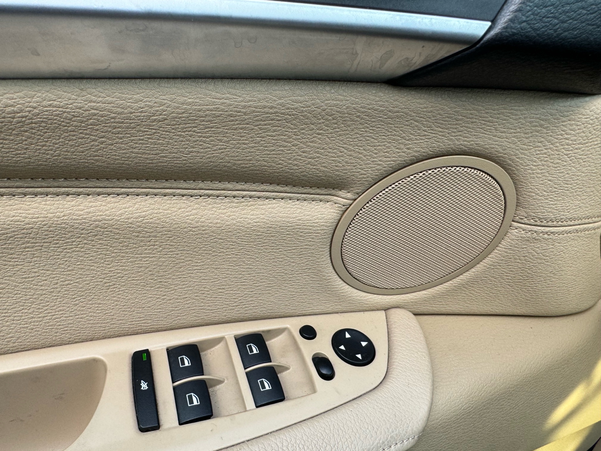 /canadacars/2012-BMW-X5-2291064263366287.jpg