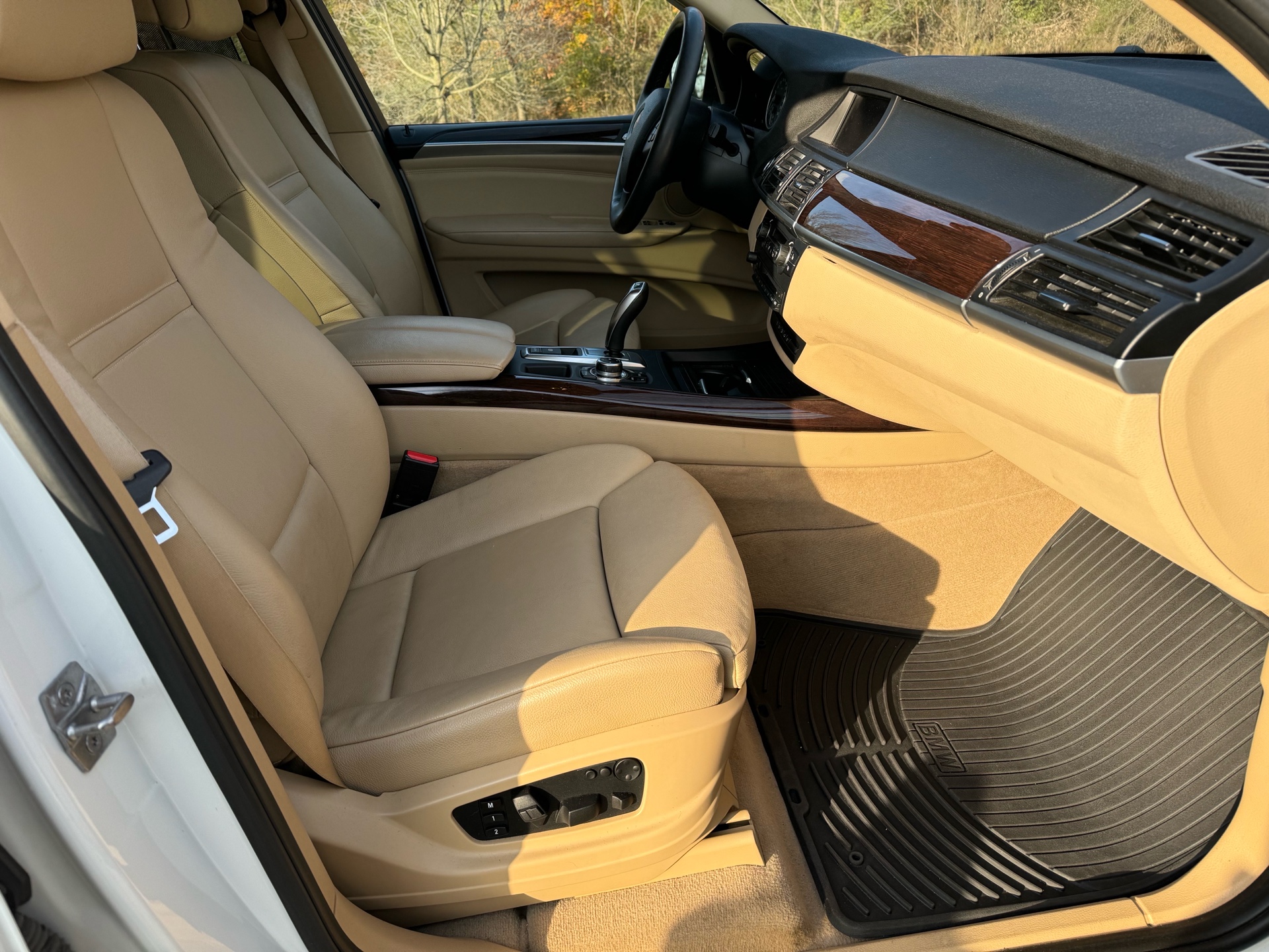 /canadacars/2012-BMW-X5-2750525825083747.jpg