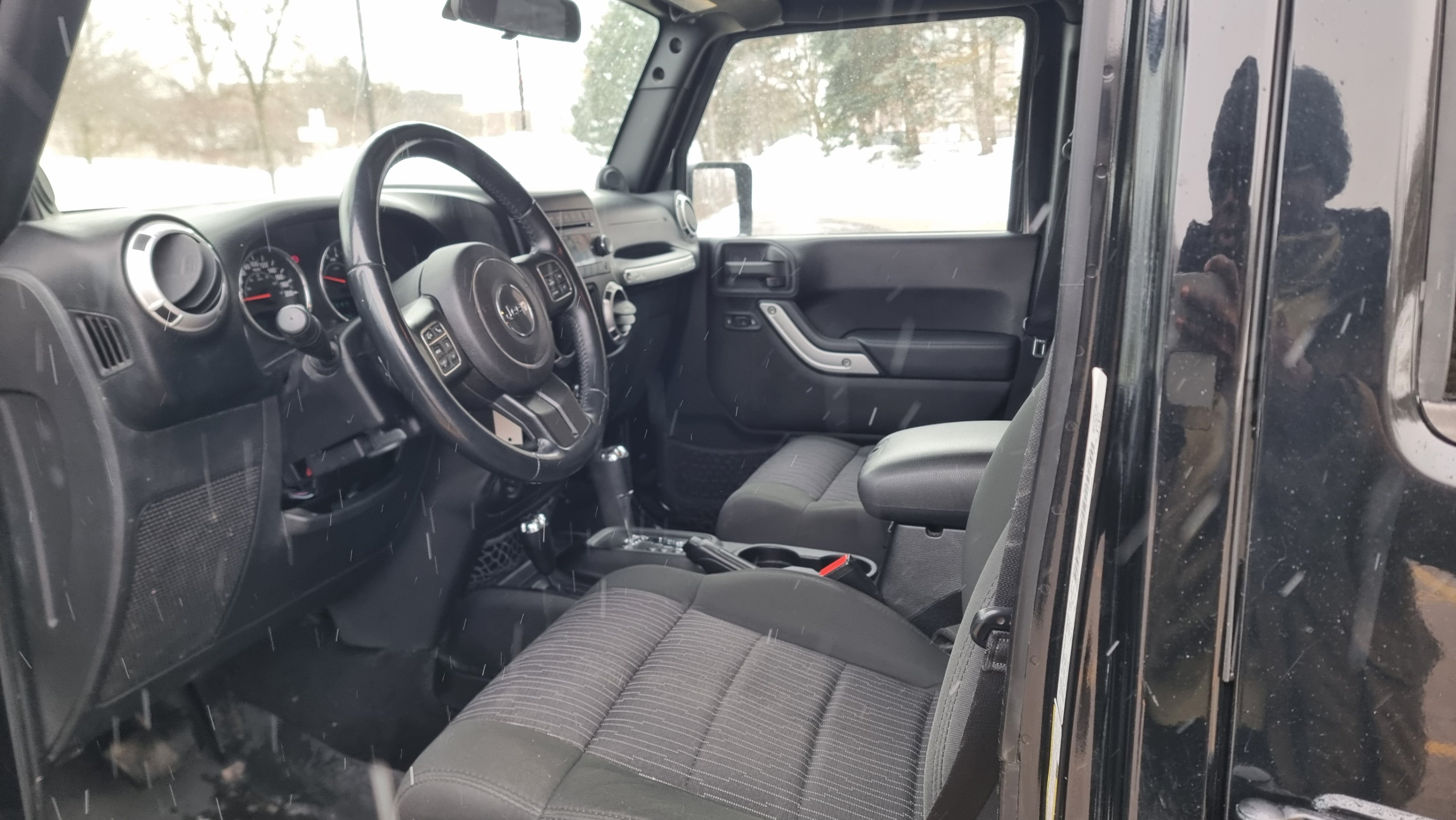 /canadacars/2012-Jeep-WranglerUnlimited-061607627925737374.jpg