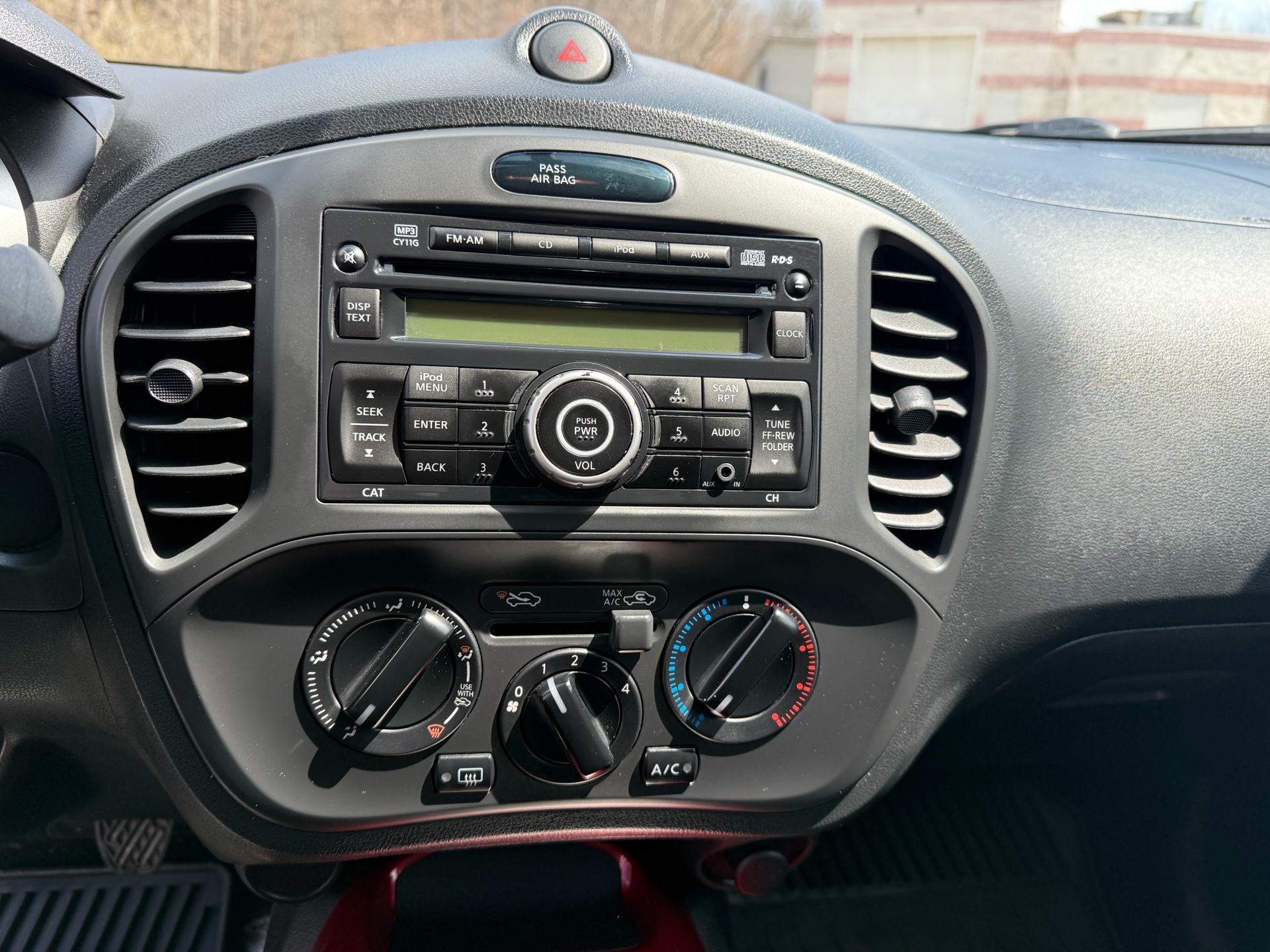 /canadacars/2012-Nissan-JUKE-11817521449824842.jpg