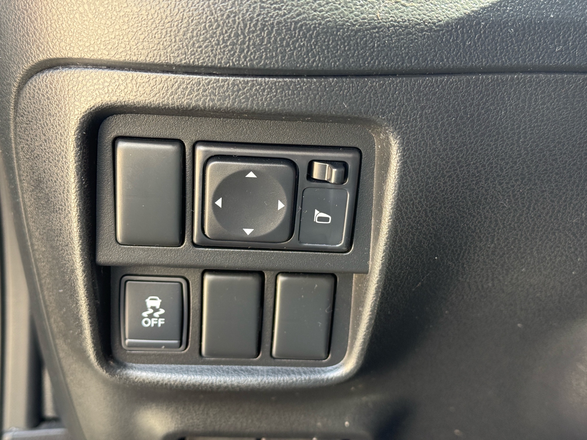 /canadacars/2012-Nissan-JUKE-1518487845256098.jpg