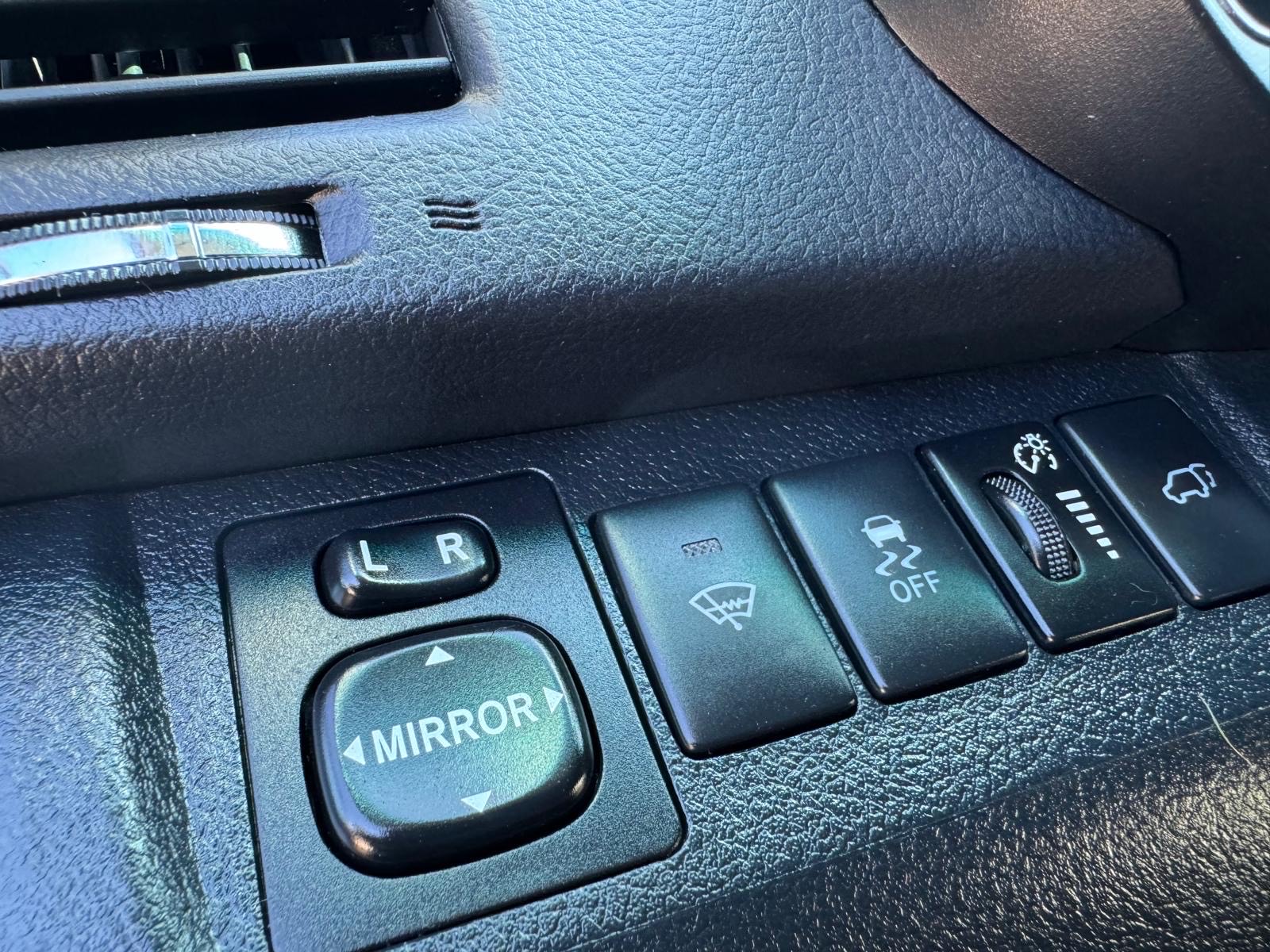 /canadacars/2012-Toyota-Highlander-9436017350591772.jpg