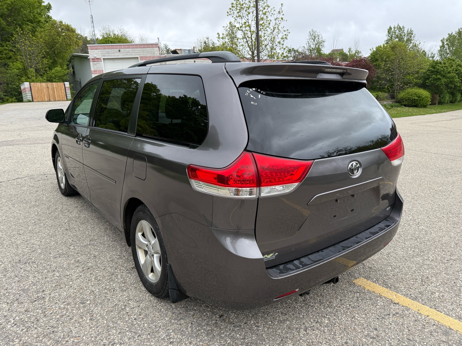 /canadacars/2012-Toyota-Sienna-5524544609448772.jpg