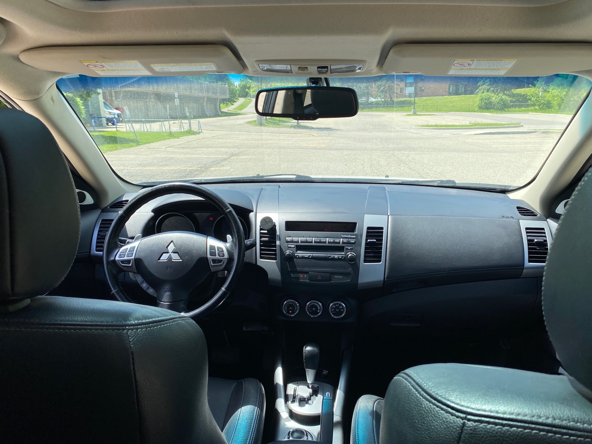 /canadacars/2013-Mitsubishi-Outlander-11862097117193926.jpg