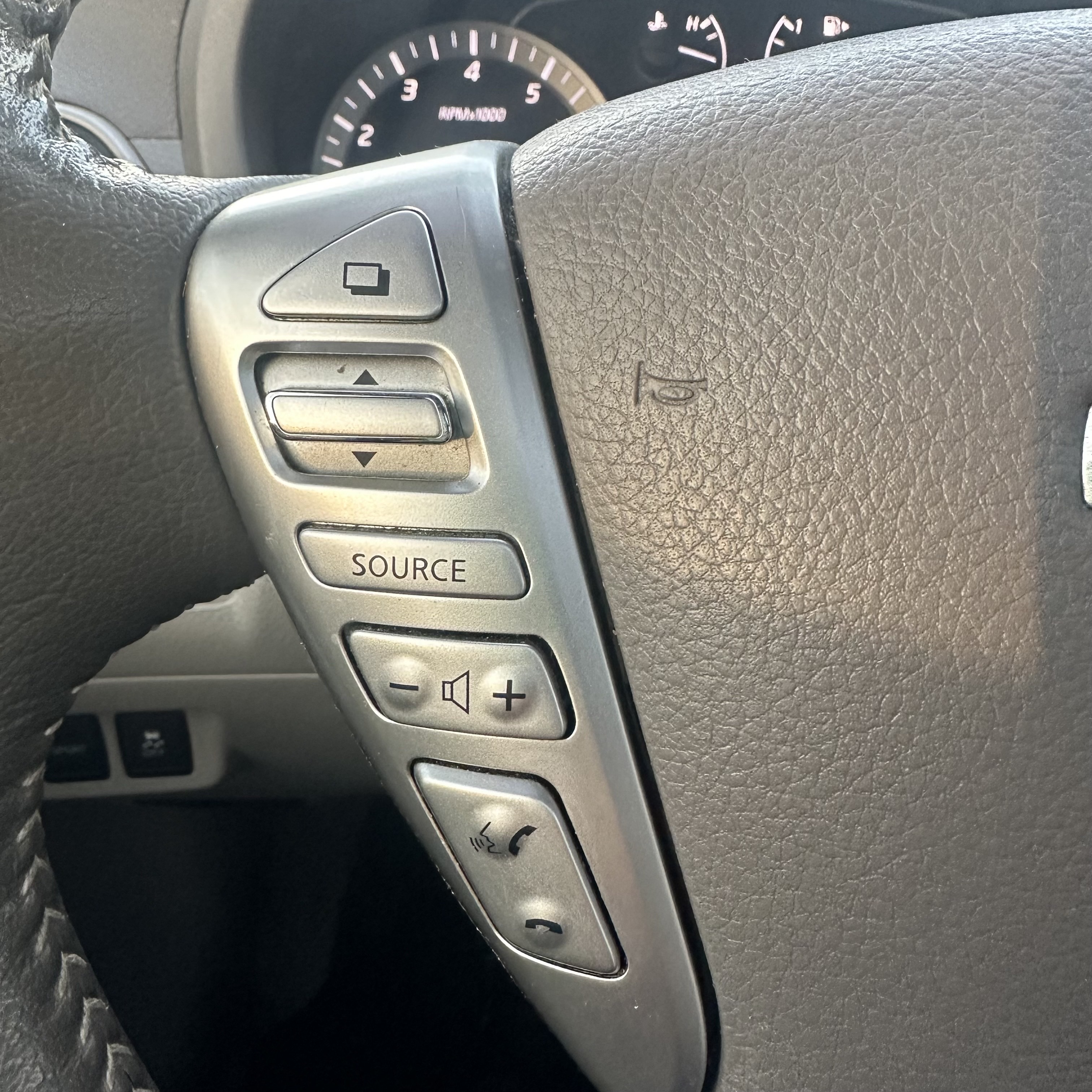 /canadacars/2013-Nissan-Sentra-23680062932921064.jpg