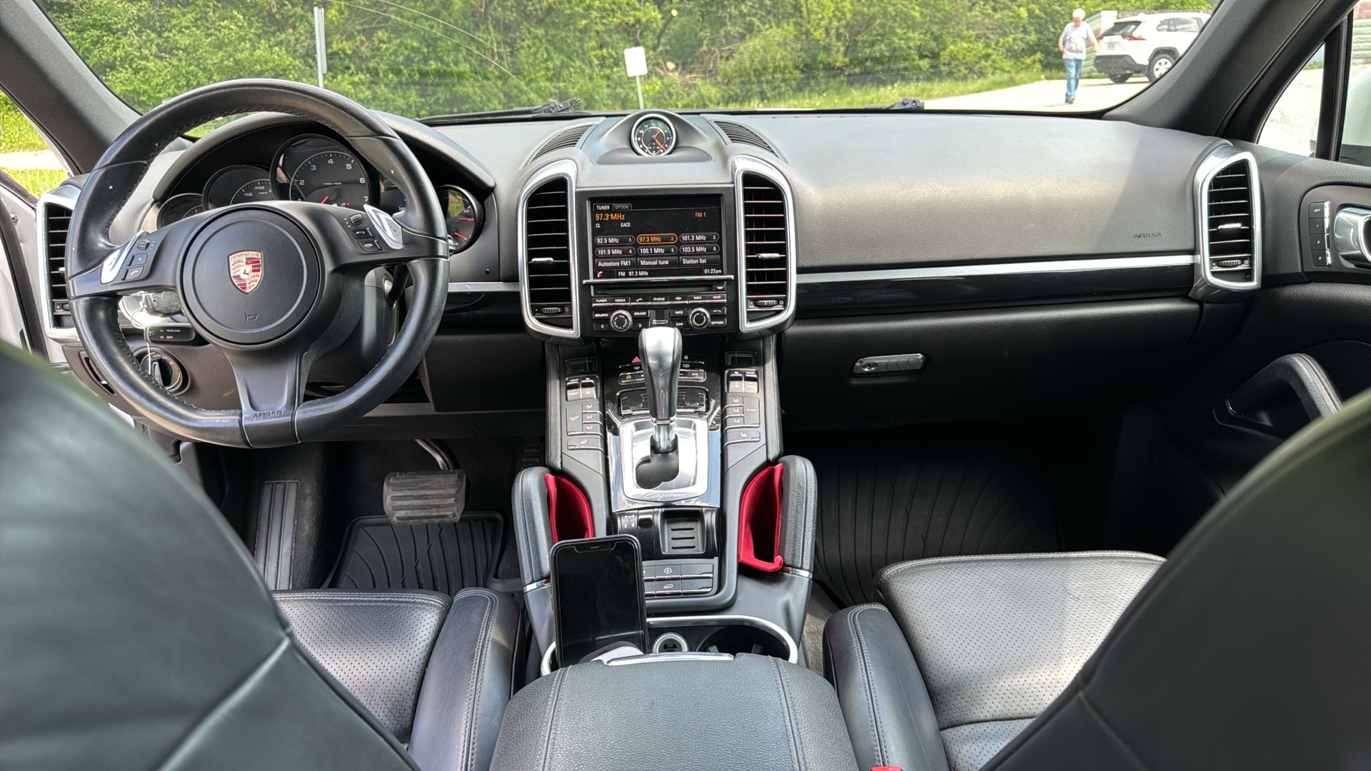 /canadacars/2013-Porsche-Cayenne-18041763798980615.jpg