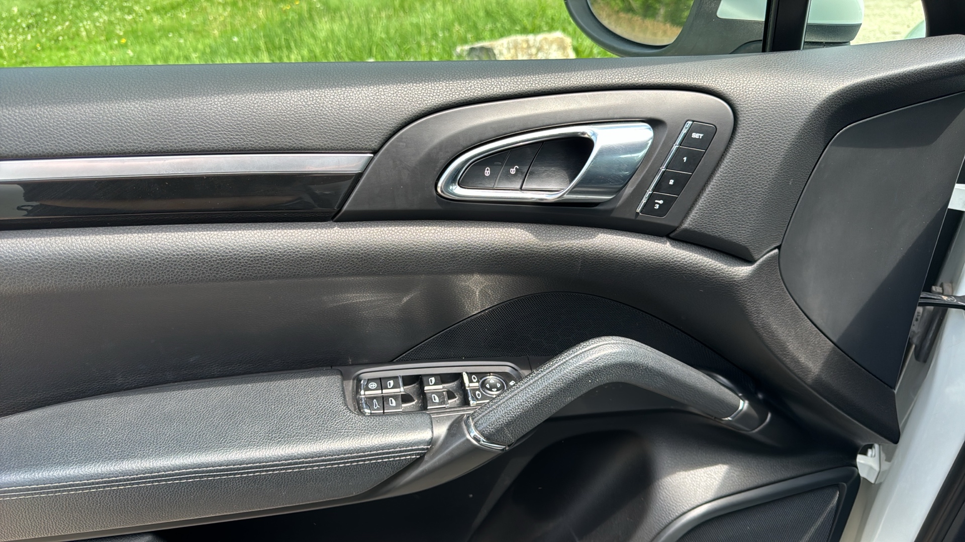 /canadacars/2013-Porsche-Cayenne-44421386346059566.jpg