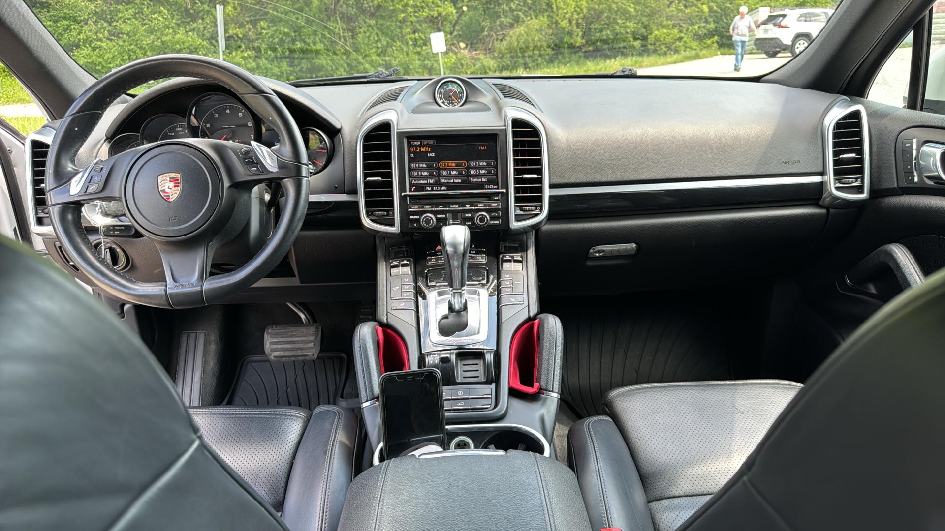 /canadacars/2013-Porsche-Cayenne-5792723717698882.jpg