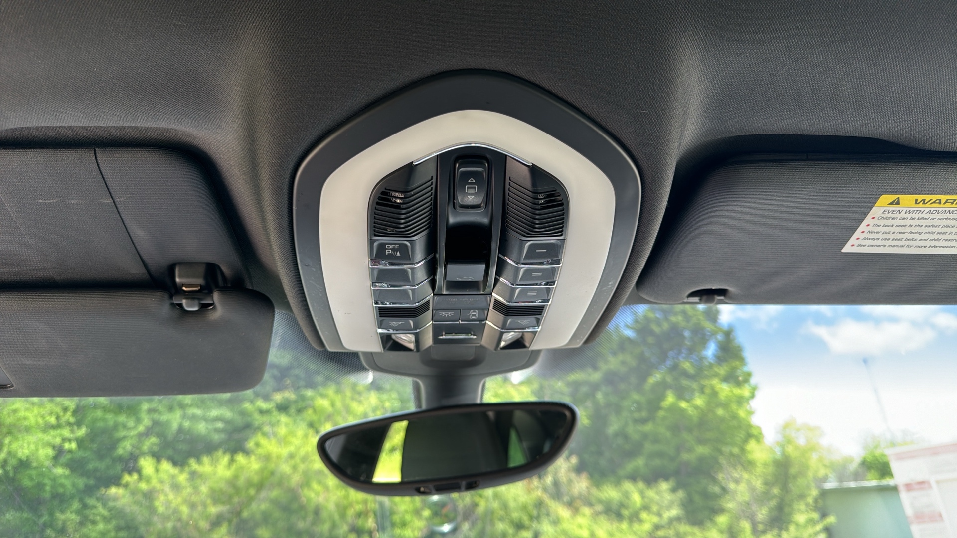 /canadacars/2013-Porsche-Cayenne-7038559352292106.jpg