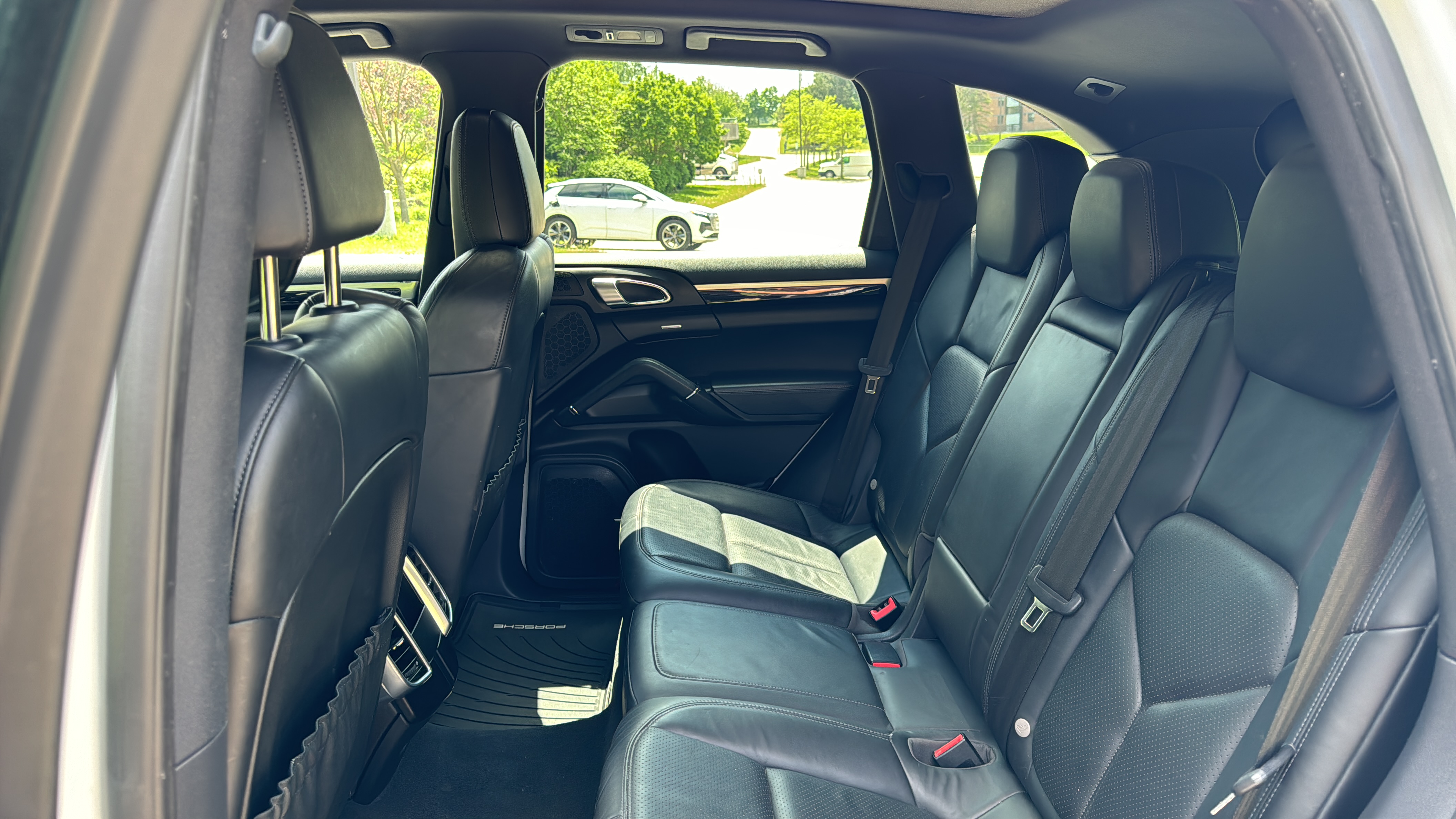 /canadacars/2013-Porsche-Cayenne-8091301488439404.jpg