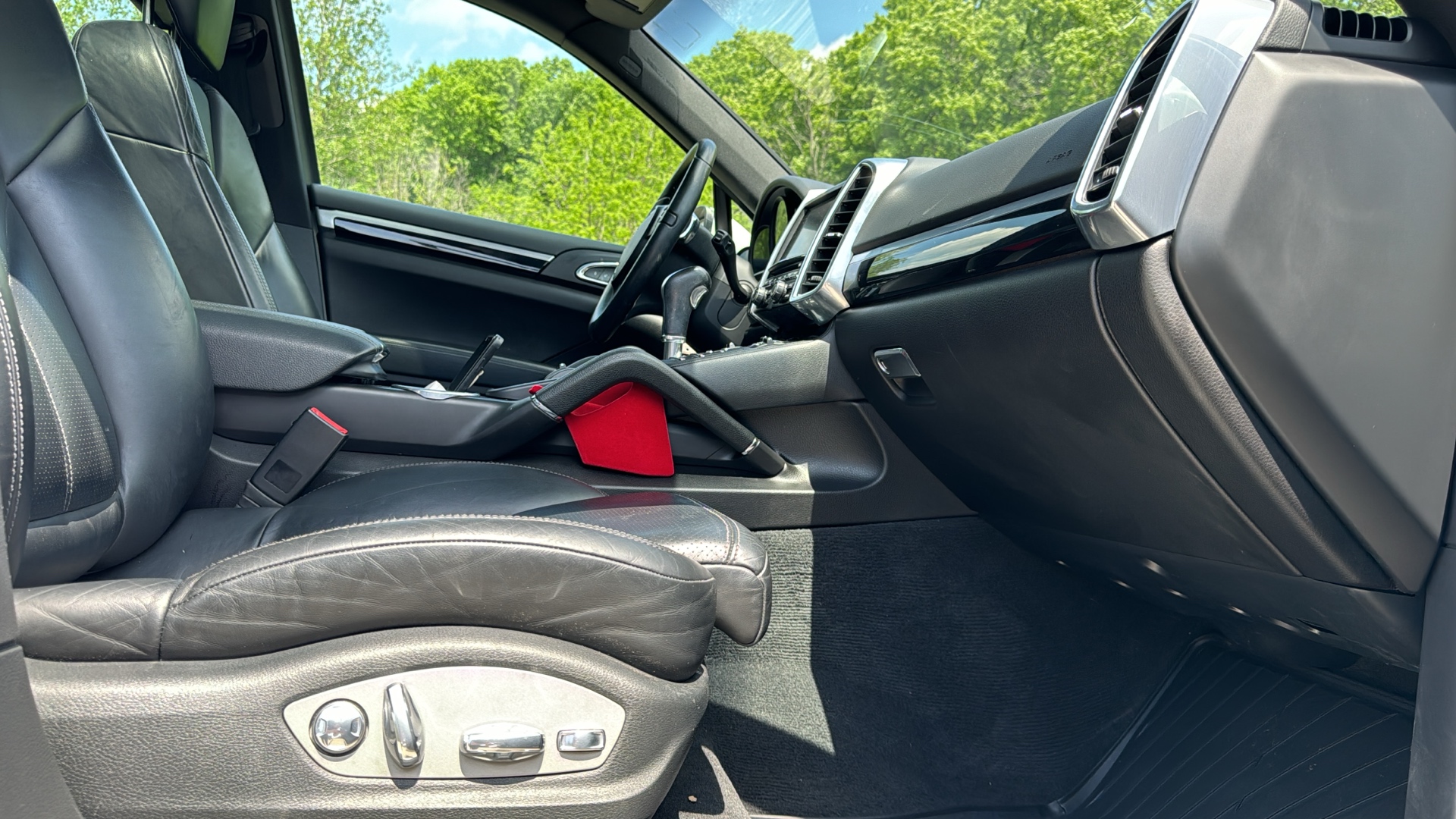 /canadacars/2013-Porsche-Cayenne-820953796939959.jpg