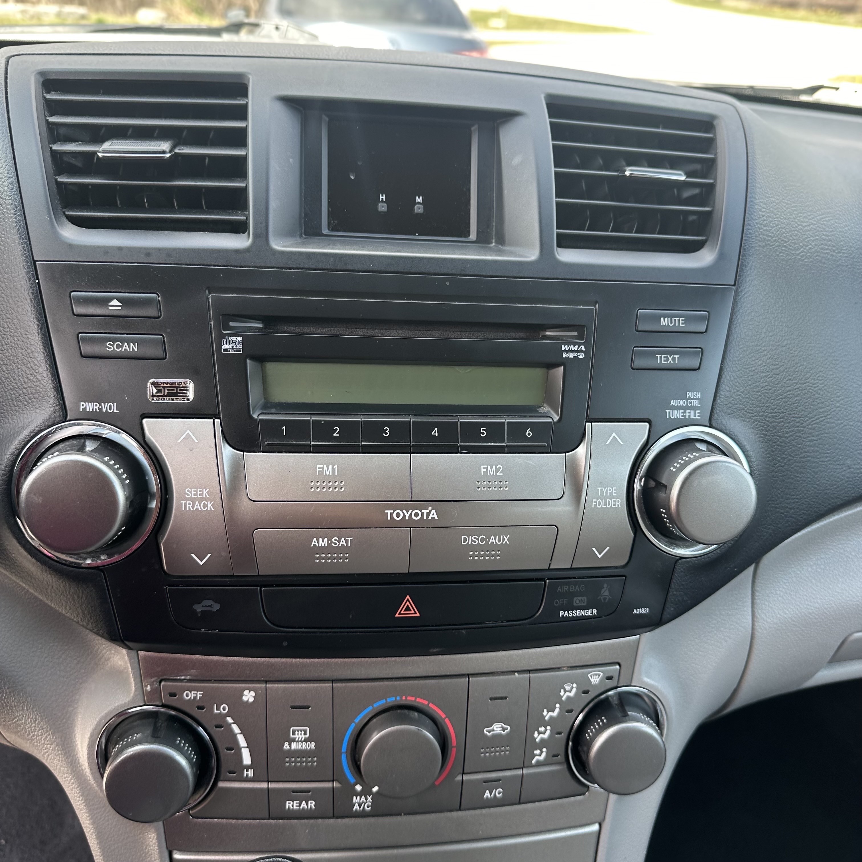 /canadacars/2013-Toyota-Highlander-8612761221433824.jpg