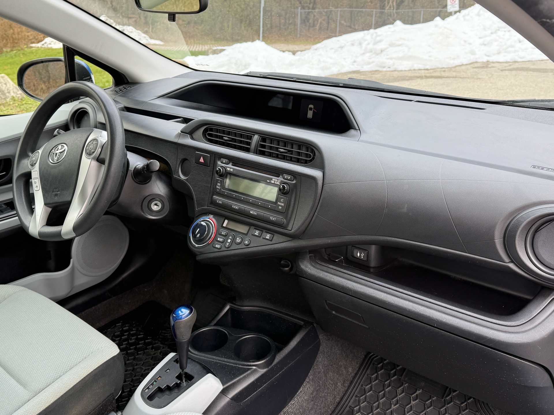 /canadacars/2013-Toyota-Priusc-7526746024171824.jpg