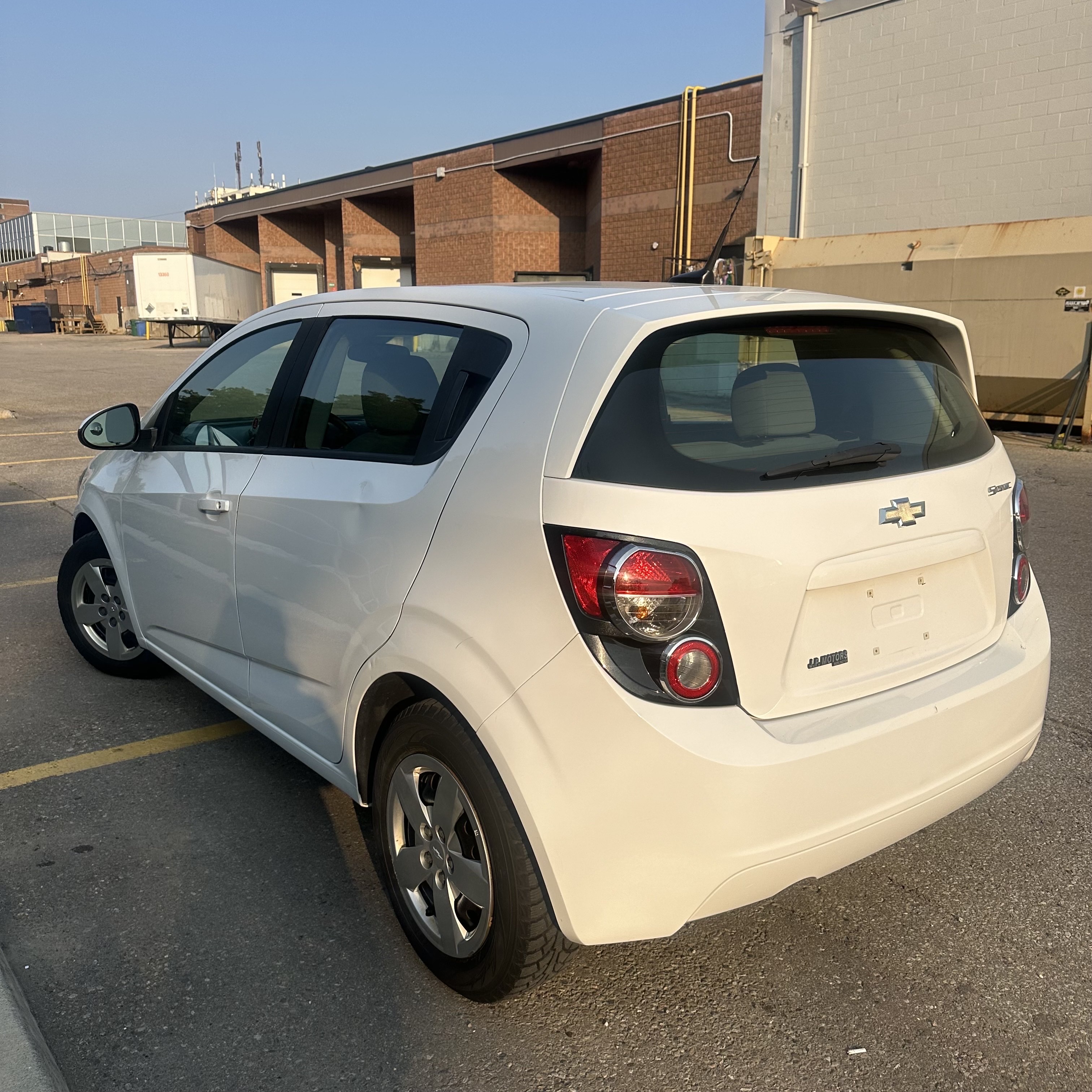 /canadacars/2014-Chevrolet-Sonic-5059093396284111.jpg