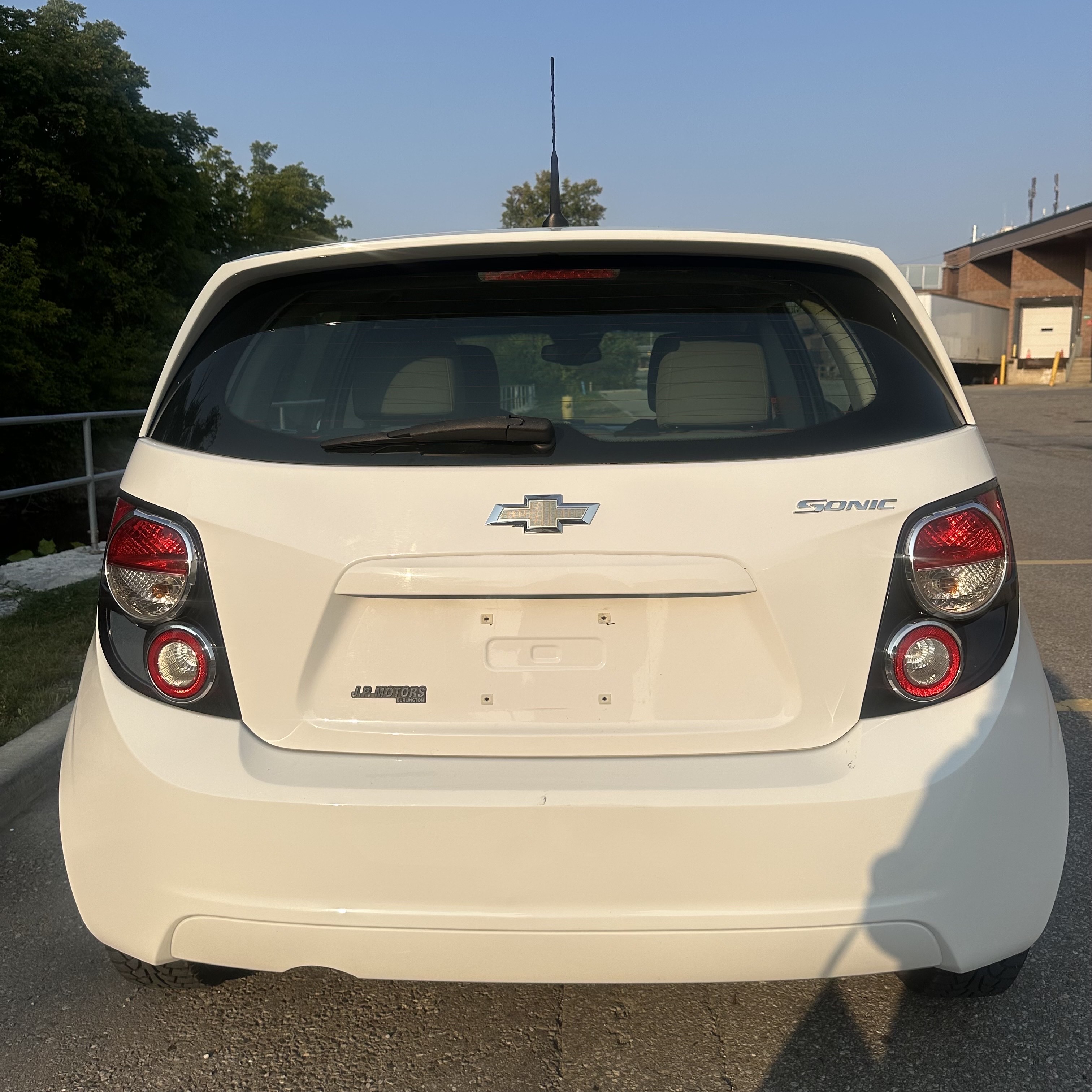 /canadacars/2014-Chevrolet-Sonic-7251893240938154.jpg