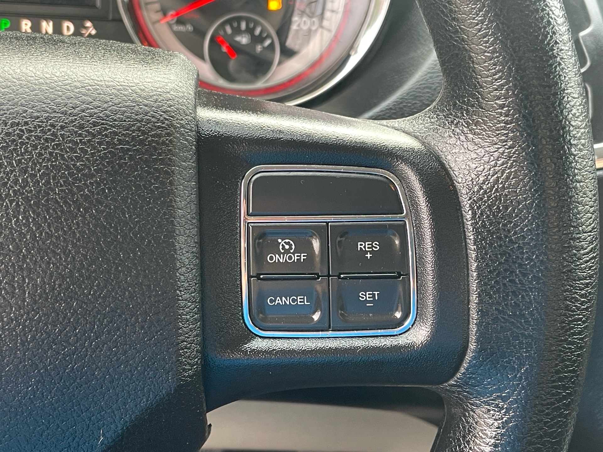 /canadacars/2014-Dodge-GrandCaravan-14388972232490294.jpg