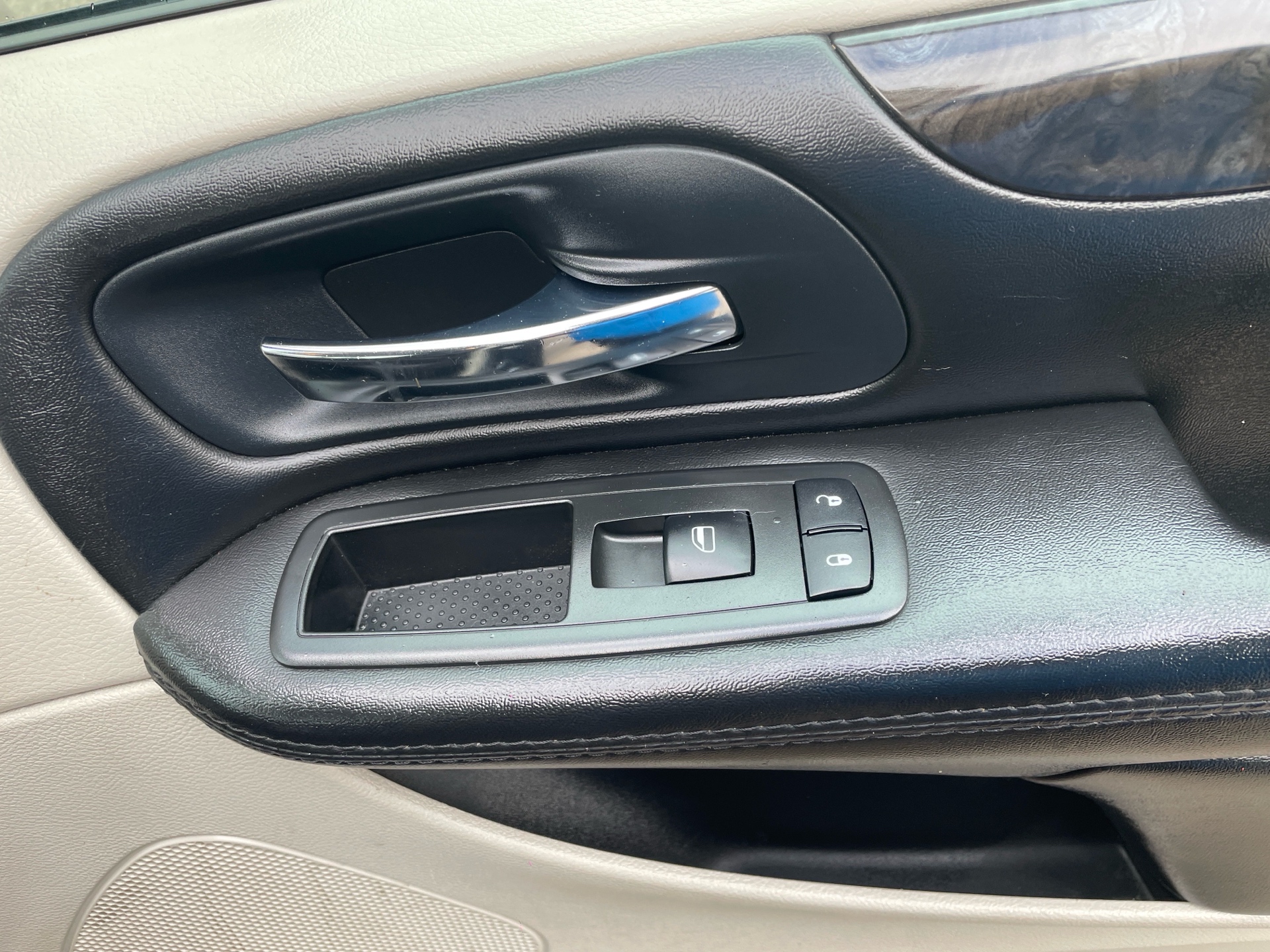 /canadacars/2014-Dodge-GrandCaravan-19349391056202614.jpg