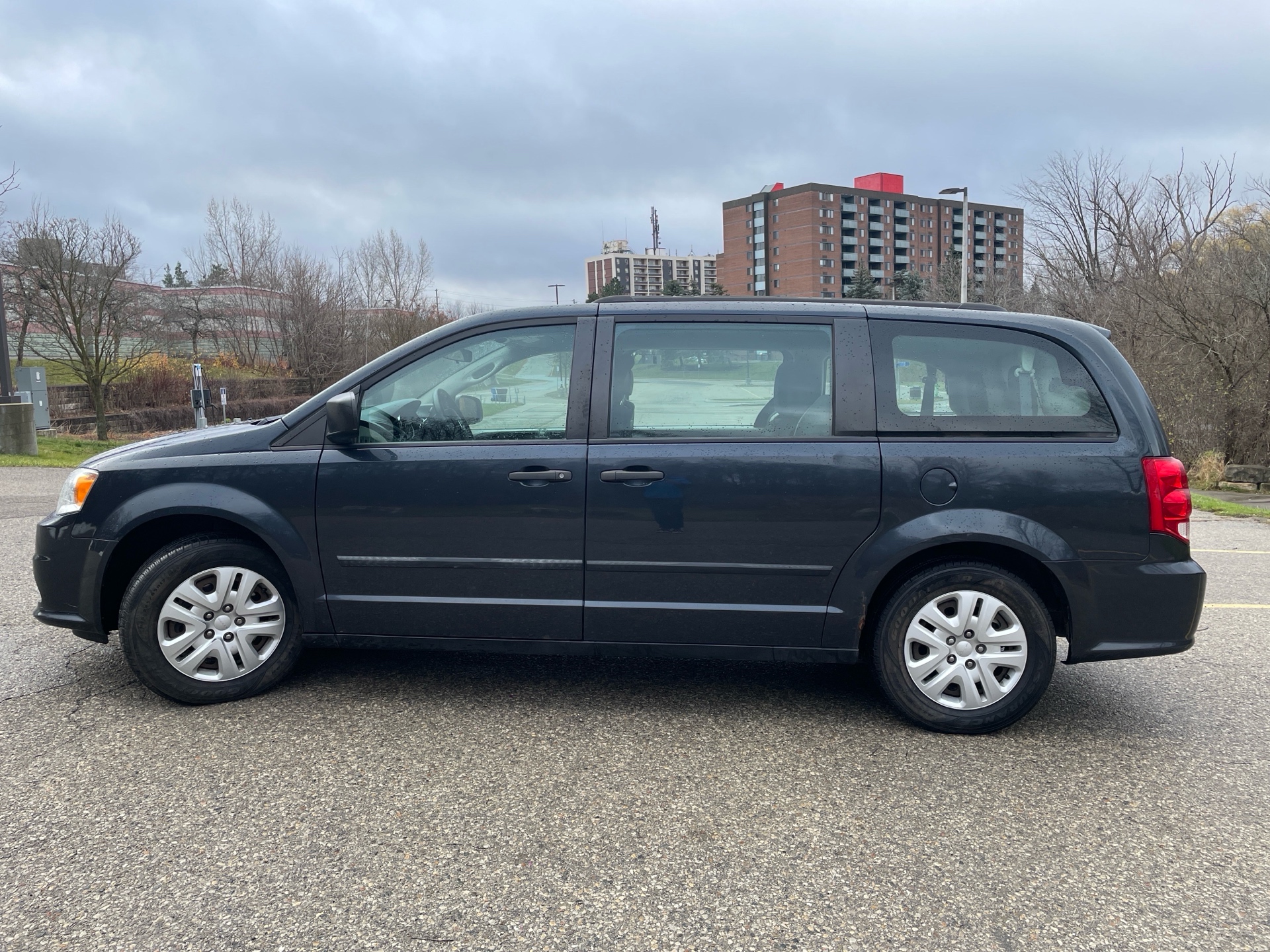 /canadacars/2014-Dodge-GrandCaravan-41776568399489733.jpg