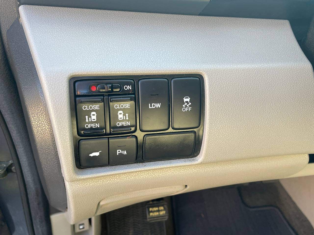 /canadacars/2014-Honda-Odyssey-9445645873250776.jpg