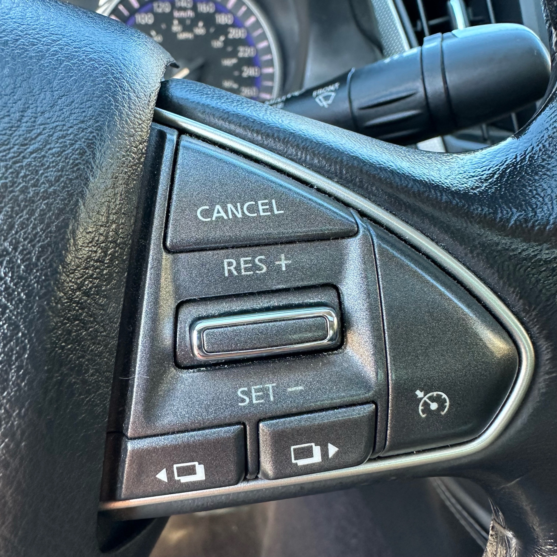 /canadacars/2014-INFINITI-Q50-9263116423298714.jpg