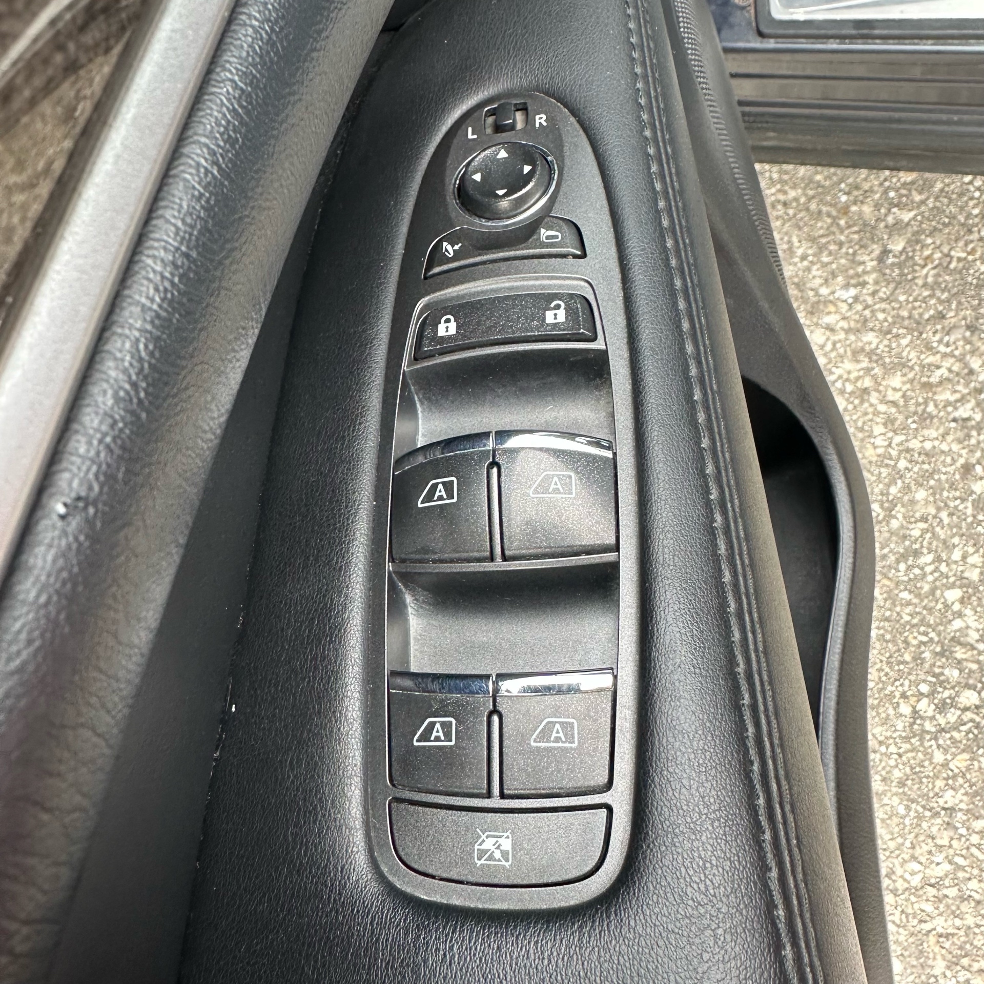 /canadacars/2014-INFINITI-QX60-03264742467928339.jpg