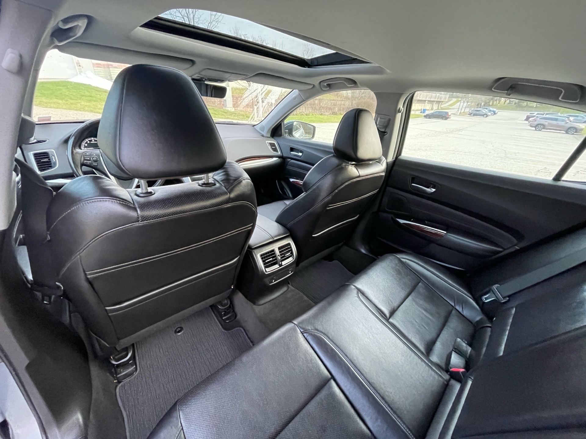 /canadacars/2015-Acura-TLX-20965335496305615.jpg