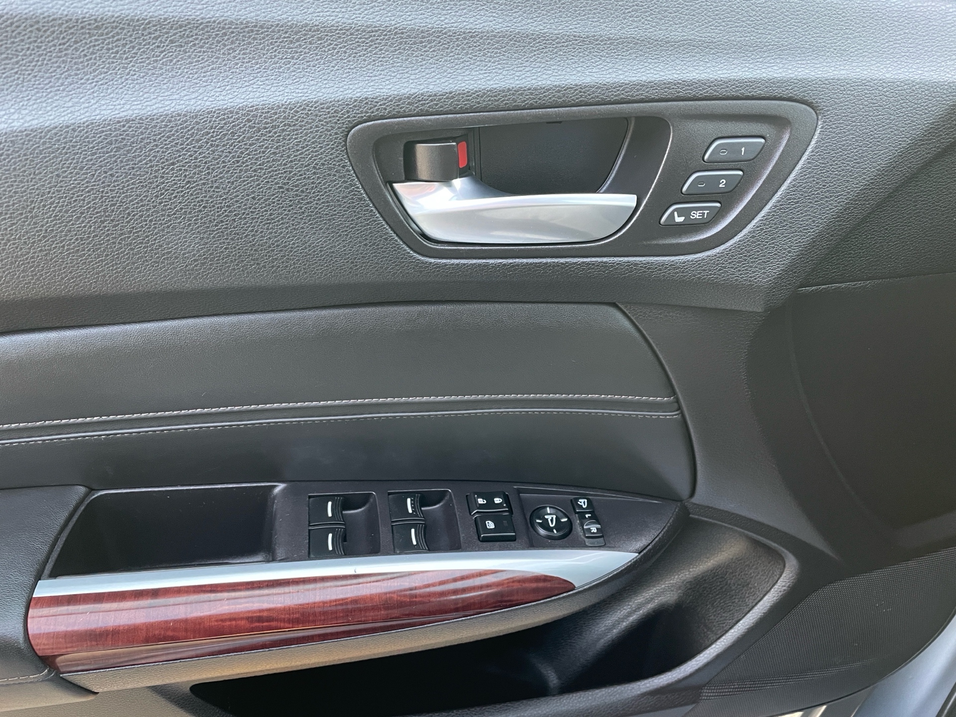 /canadacars/2015-Acura-TLX-7238026549420571.jpg