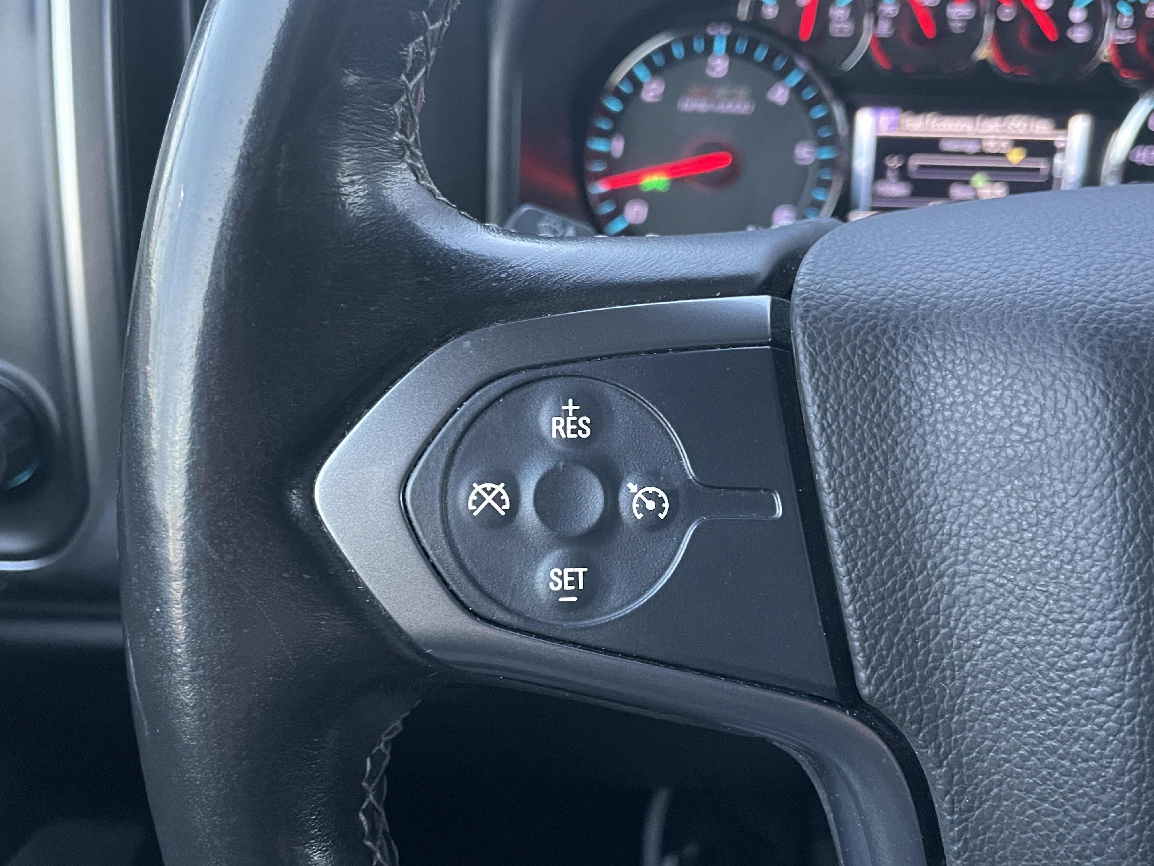 /canadacars/2015-Chevrolet-Silverado1500-33036976807243357.jpg