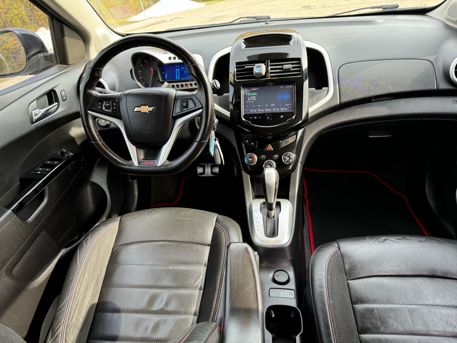 /canadacars/2015-Chevrolet-Sonic-02157536650573766.jpg